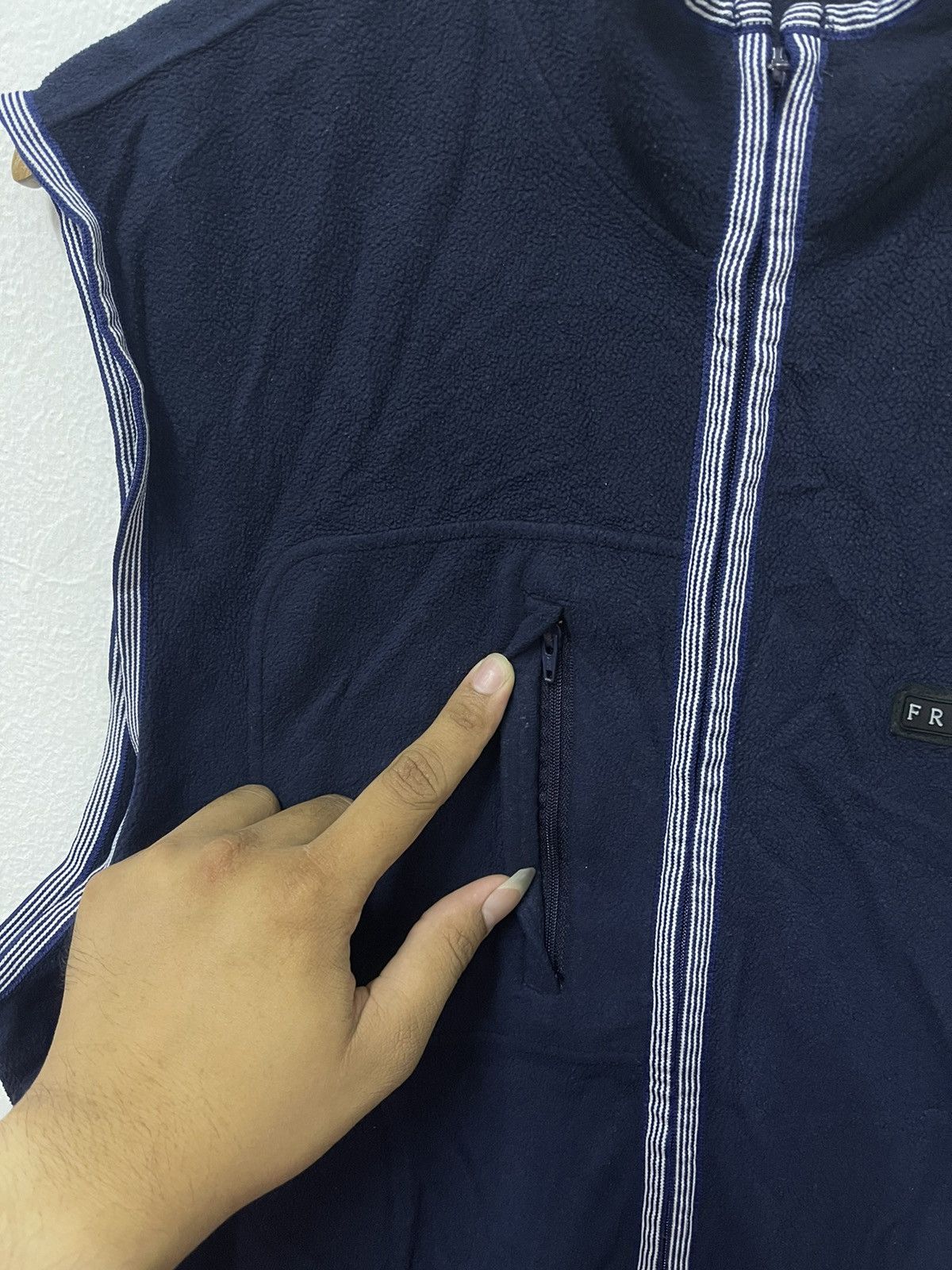 Fred Perry × Vintage Vintage Fred Perry Mini Logo Zipper Vest Size US M / EU 48-50 / 2 - 2 Thumbnail