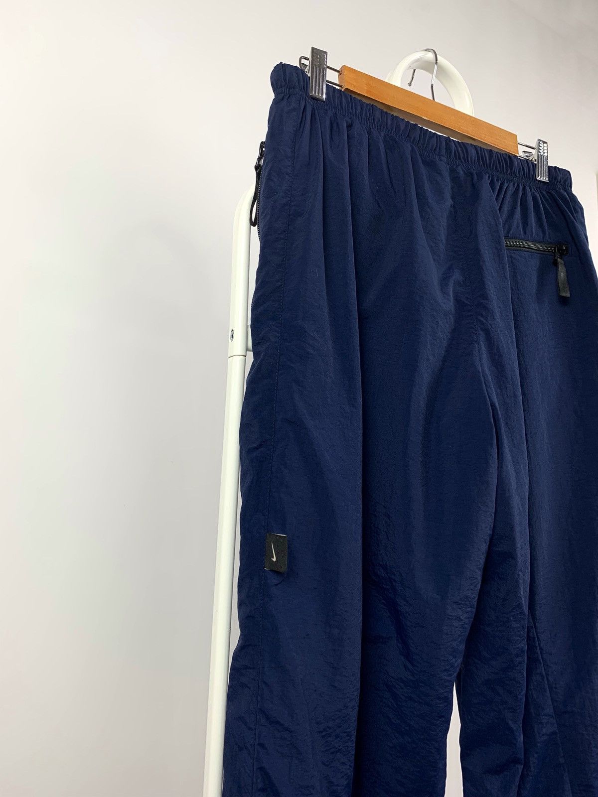 Nike Vintage Nike Swoosh Navy Nylon Track Pants Joggers Size US 34 / EU 50 - 8 Thumbnail
