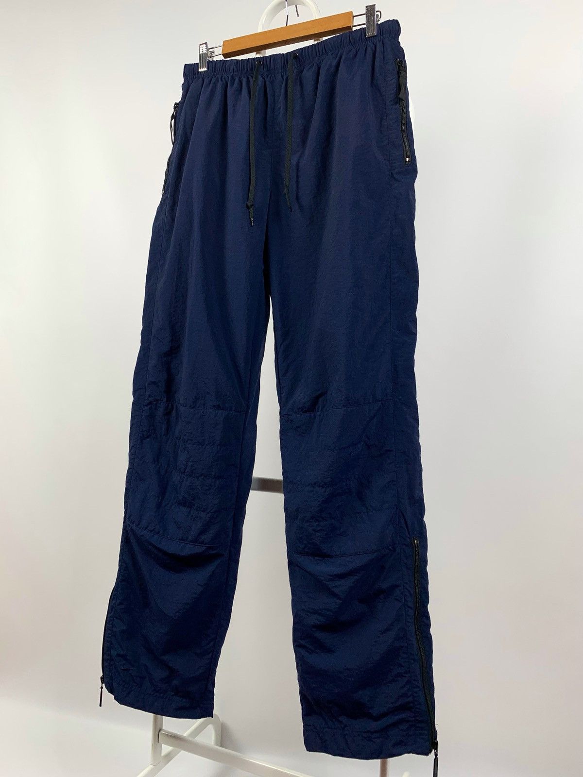 Nike Vintage Nike Swoosh Navy Nylon Track Pants Joggers Size US 34 / EU 50 - 14 Thumbnail