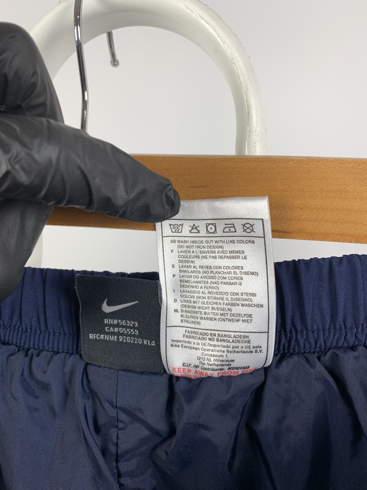 Nike Vintage Nike Swoosh Navy Nylon Track Pants Joggers Size US 34 / EU 50 - 18 Thumbnail