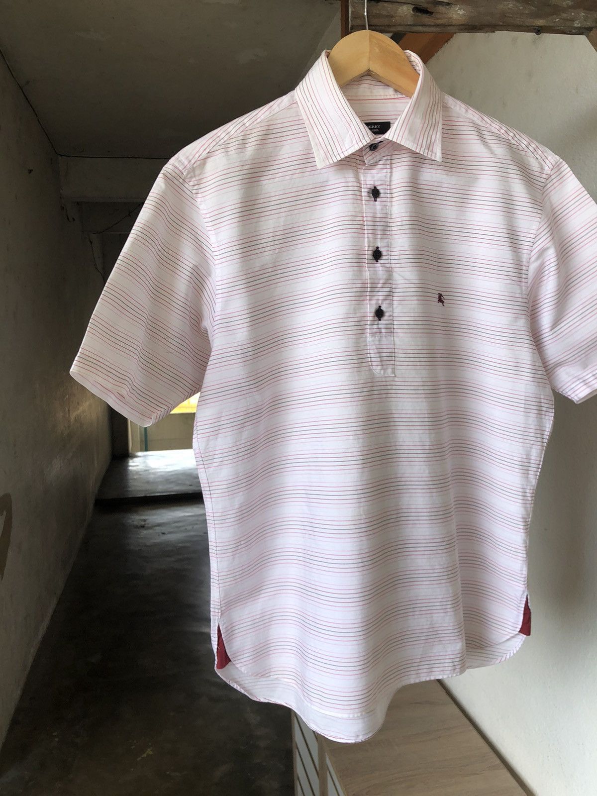 Burberry Vintage Burberry Black Label Strip Half Button Shirt Size US L / EU 52-54 / 3 - 7 Thumbnail