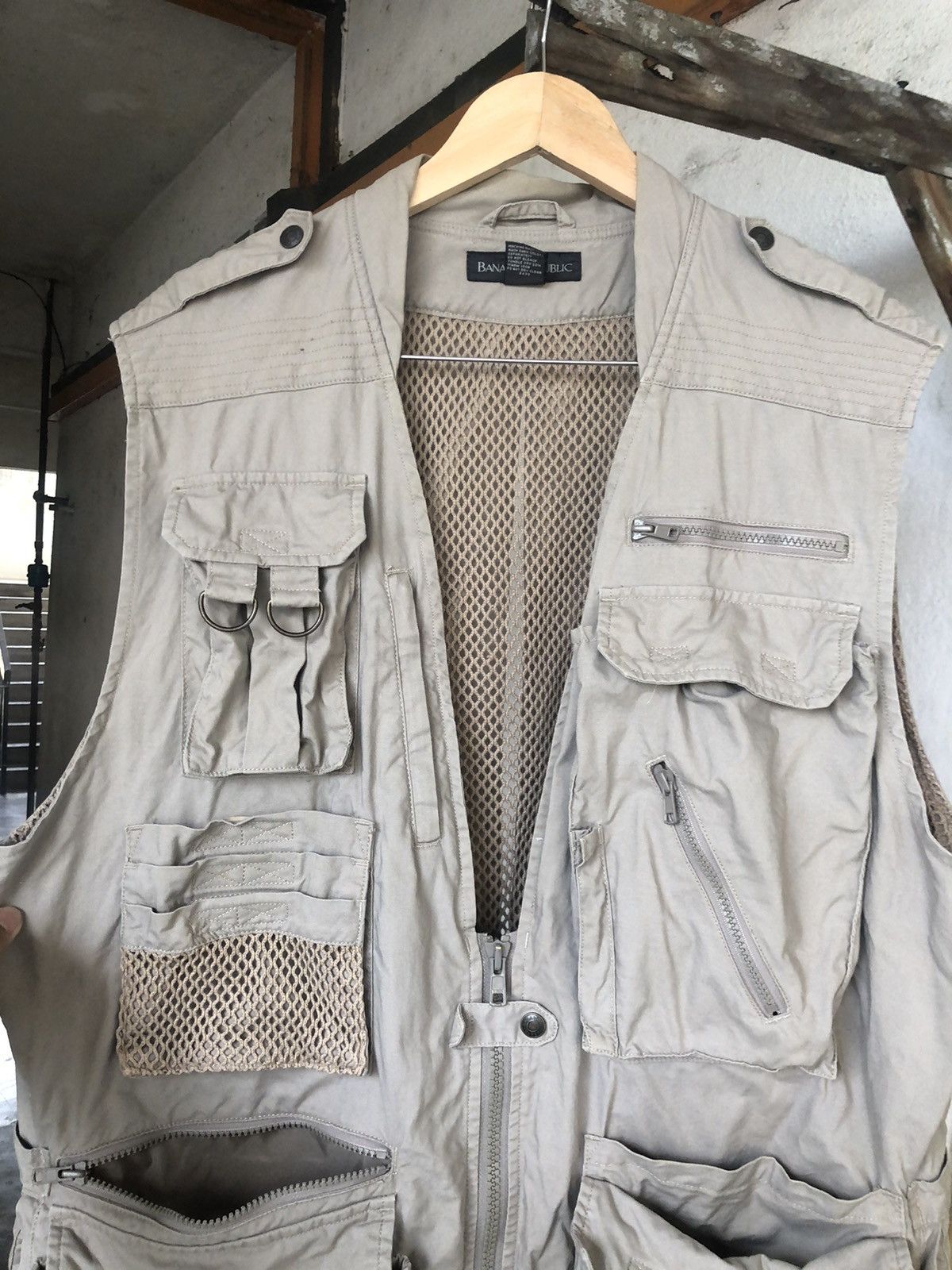 Banana Republic Vtg Banana Republic Utility Multipocket Hunting Vest Jacket Size US L / EU 52-54 / 3 - 15 Thumbnail