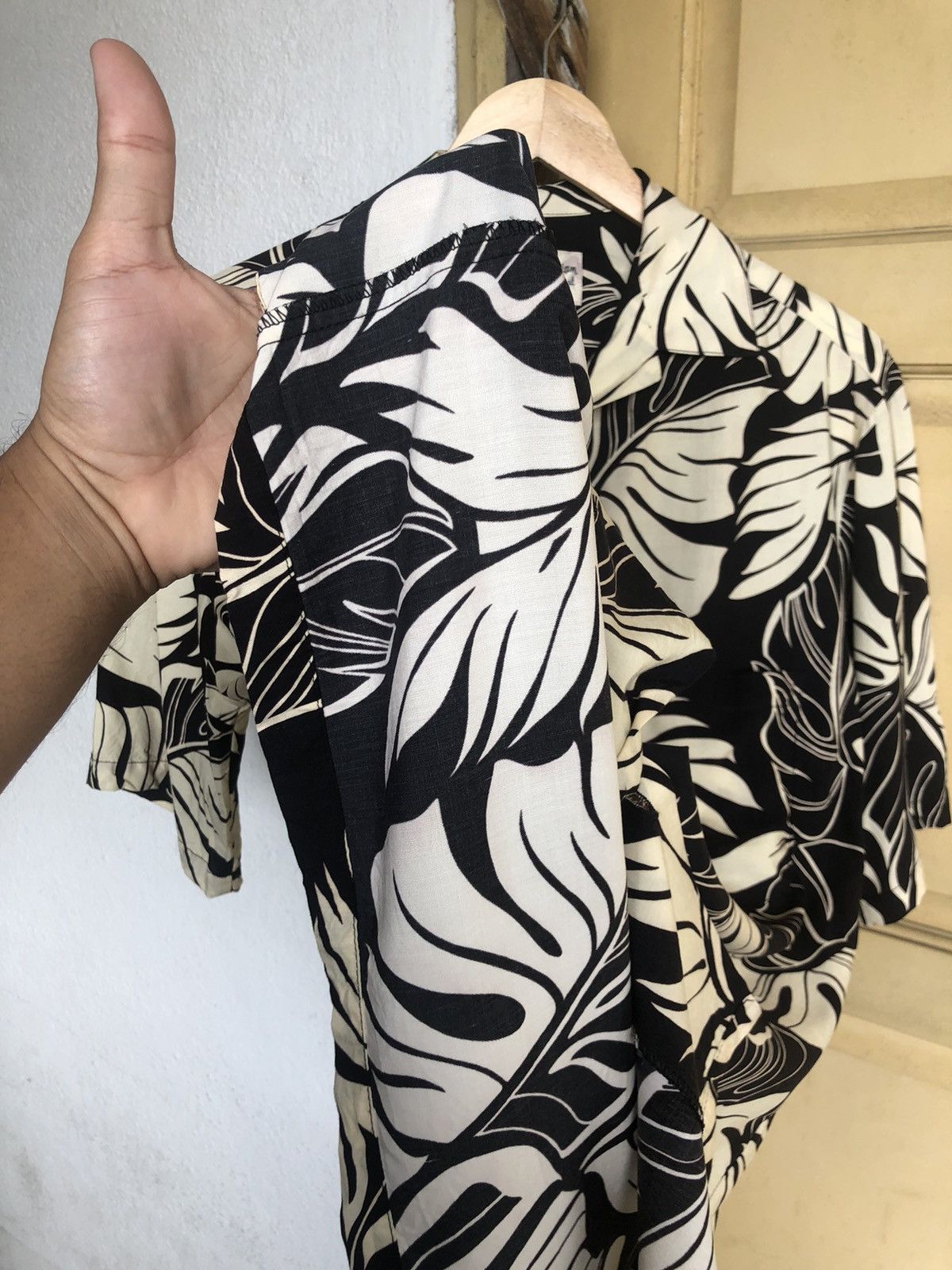 Vintage Vintage The Hawaiian Rayon Button Up Shirts Size US S / EU 44-46 / 1 - 14 Thumbnail