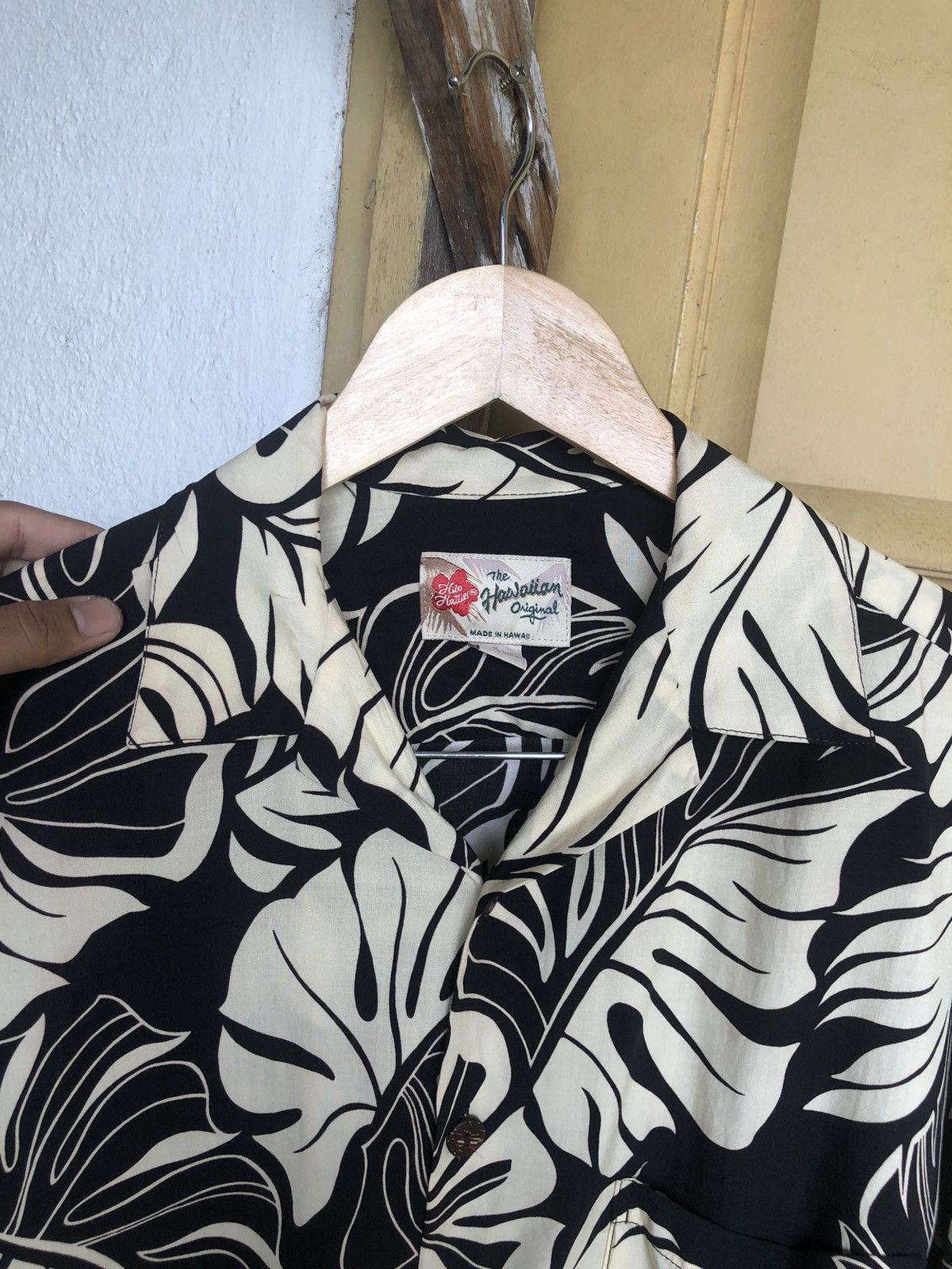 Vintage Vintage The Hawaiian Rayon Button Up Shirts Size US S / EU 44-46 / 1 - 15 Thumbnail