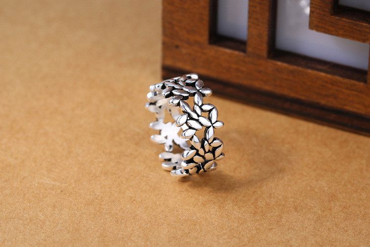 Jewelry Retro Lucky Leaves Olive Ring Size ONE SIZE - 1 Thumbnail