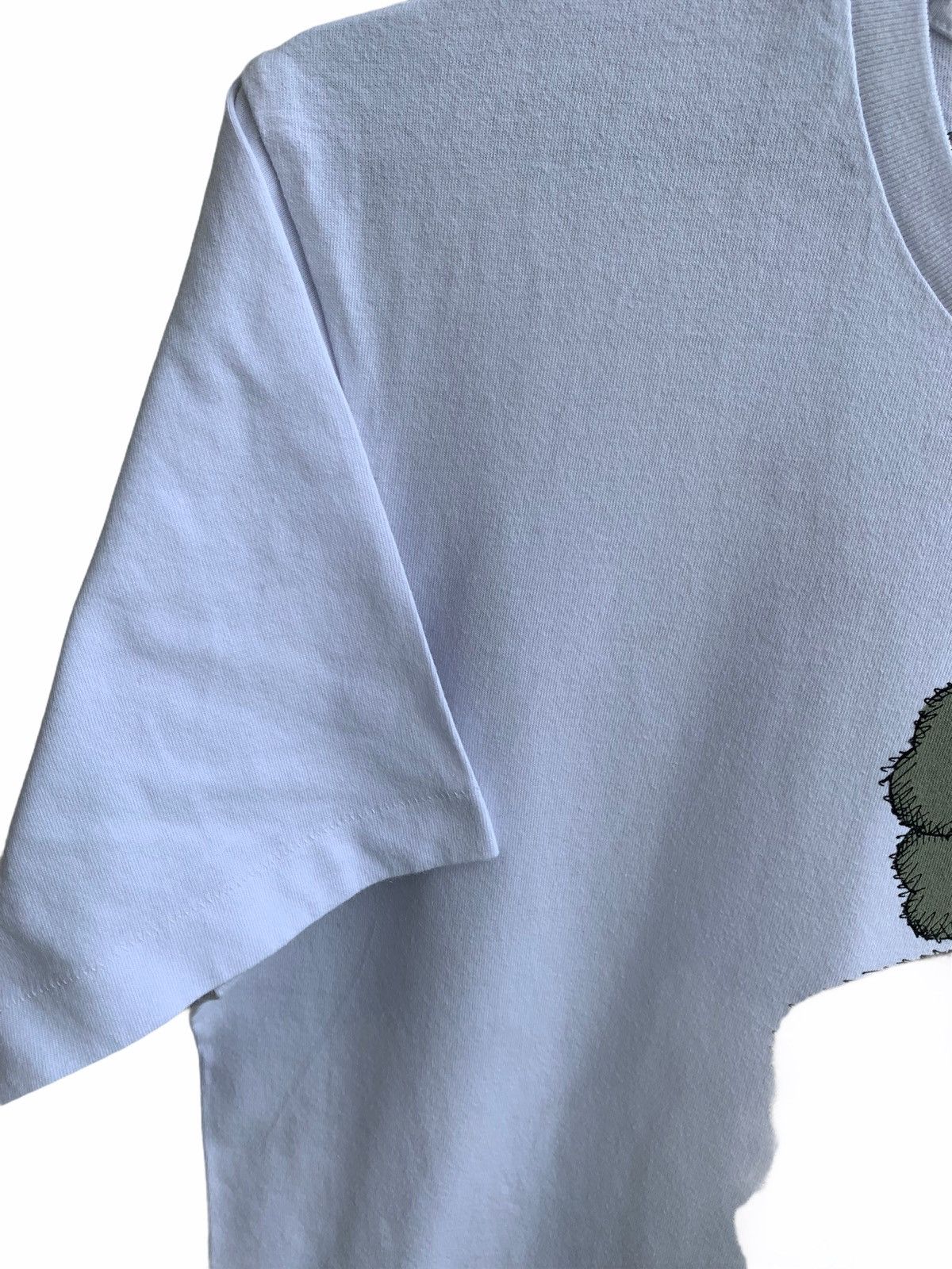 Kaws × Uniqlo UNIQLO × KAWS T Shirts XL Size US XL / EU 56 / 4 - 4 Thumbnail