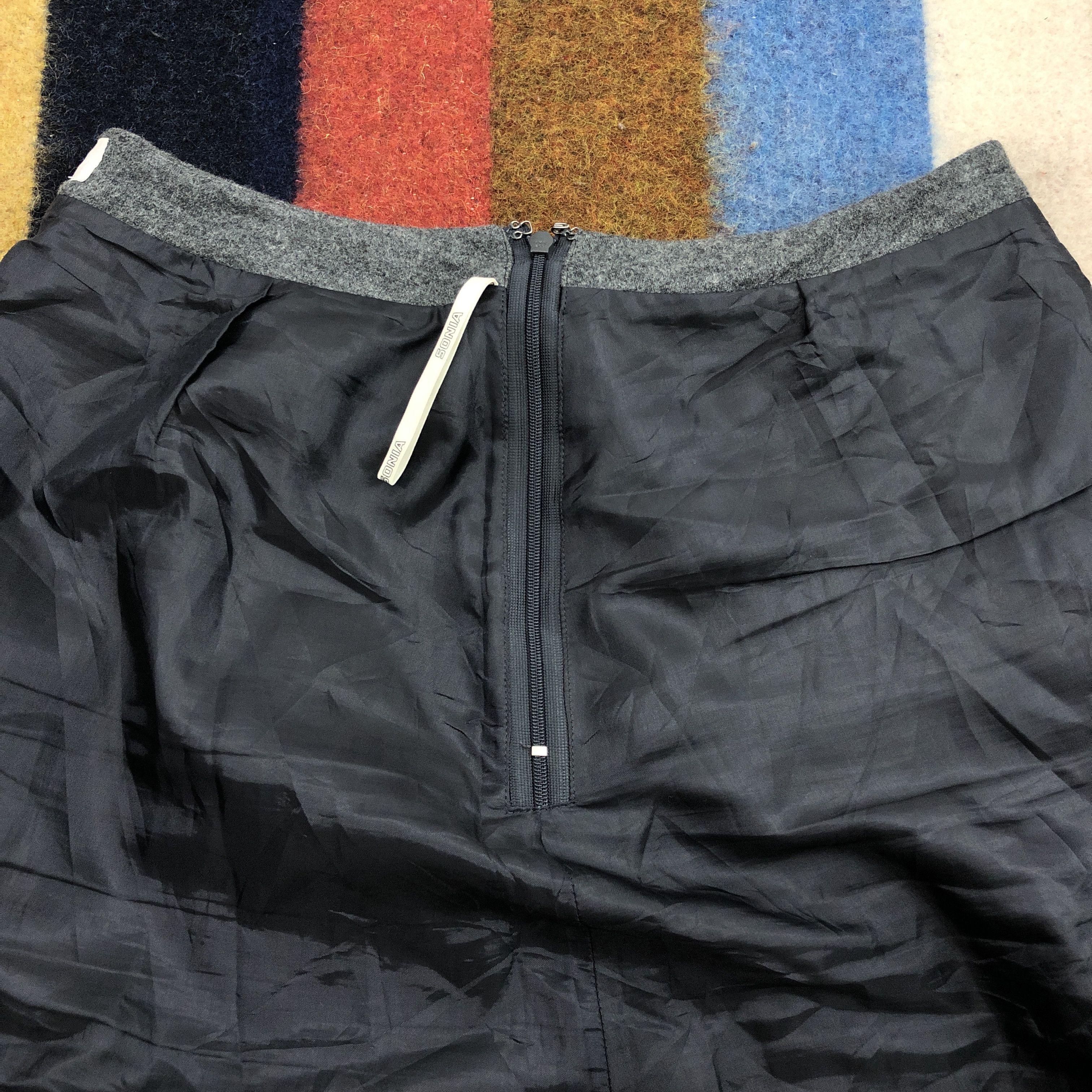 Sonia Rykiel SONIA RYKIEL Mini Skirt Flower Logo #0449/S Size 27" / US 4 / IT 40 - 7 Thumbnail