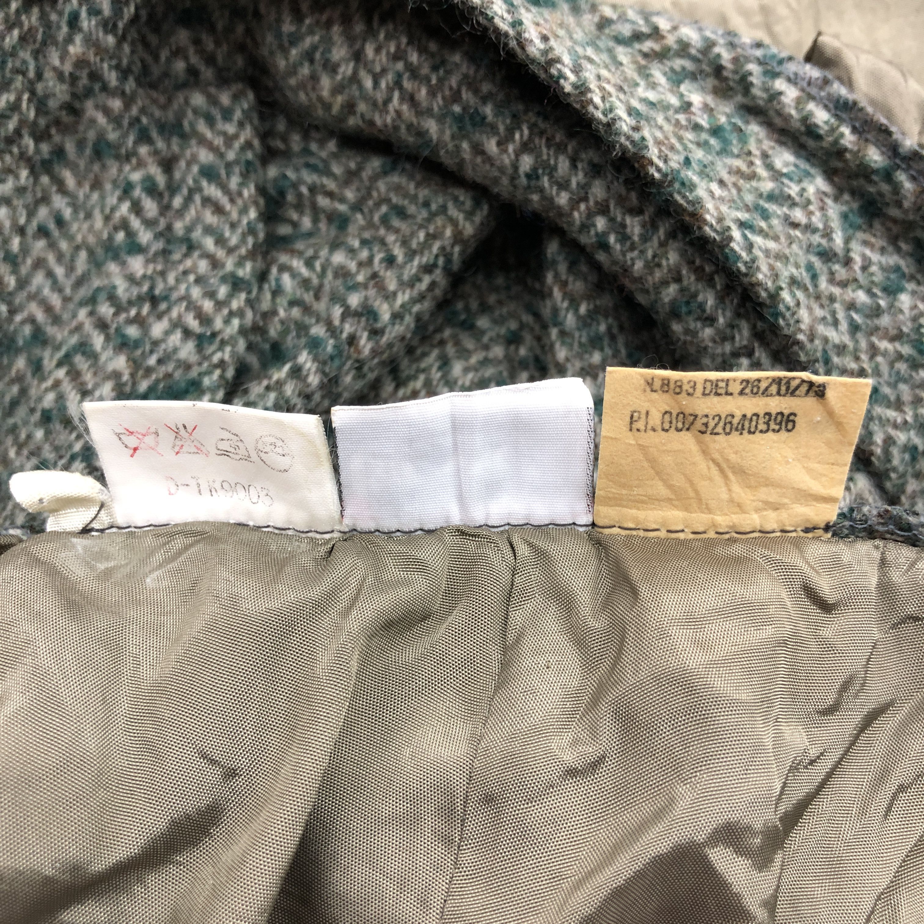 Vintage Vintage BIESSA MADE IN ITALY Viscosa Mini Skirt #0452/S Size 27" / US 4 / IT 40 - 6 Thumbnail