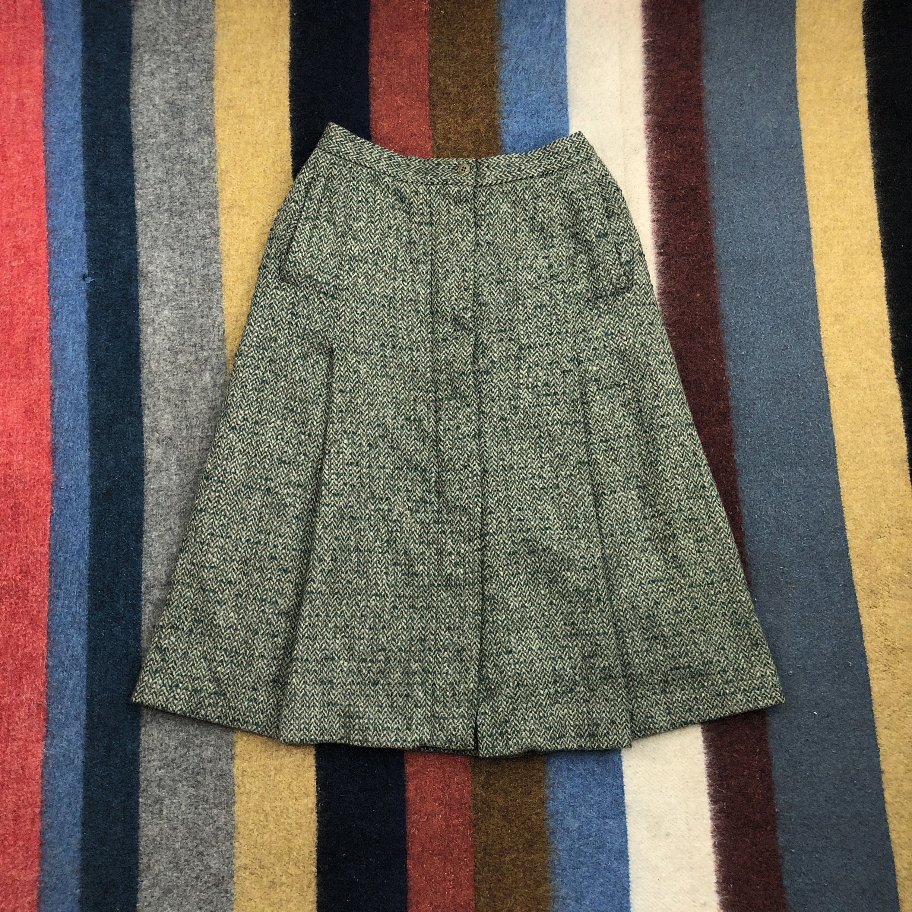 Vintage Vintage BIESSA MADE IN ITALY Viscosa Mini Skirt #0452/S Size 27" / US 4 / IT 40 - 1 Thumbnail