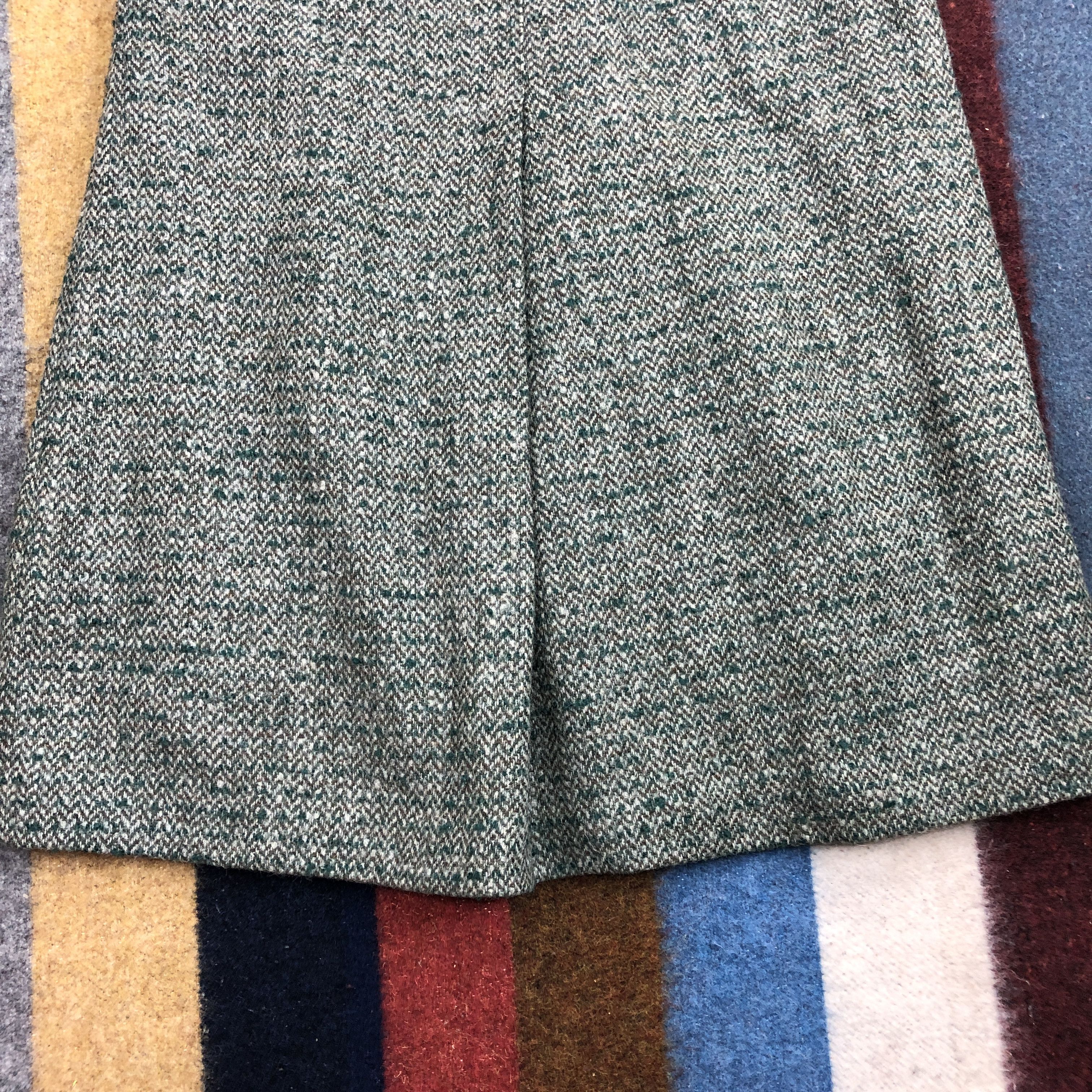 Vintage Vintage BIESSA MADE IN ITALY Viscosa Mini Skirt #0452/S Size 27" / US 4 / IT 40 - 9 Thumbnail