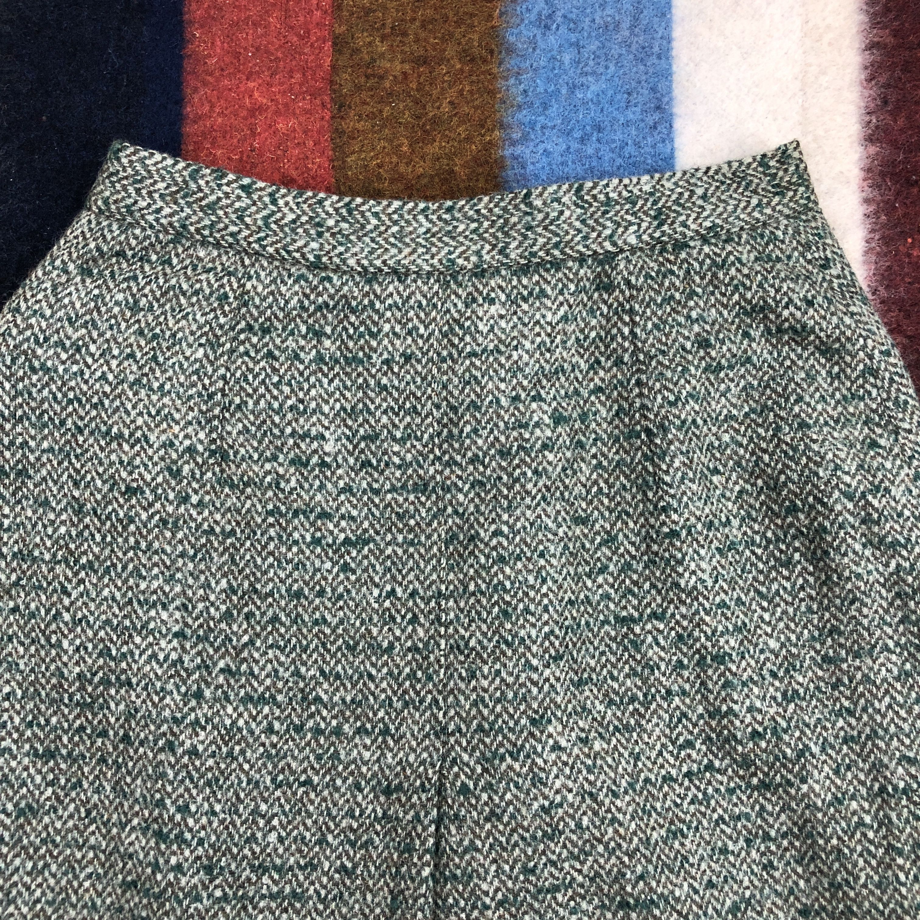 Vintage Vintage BIESSA MADE IN ITALY Viscosa Mini Skirt #0452/S Size 27" / US 4 / IT 40 - 8 Thumbnail