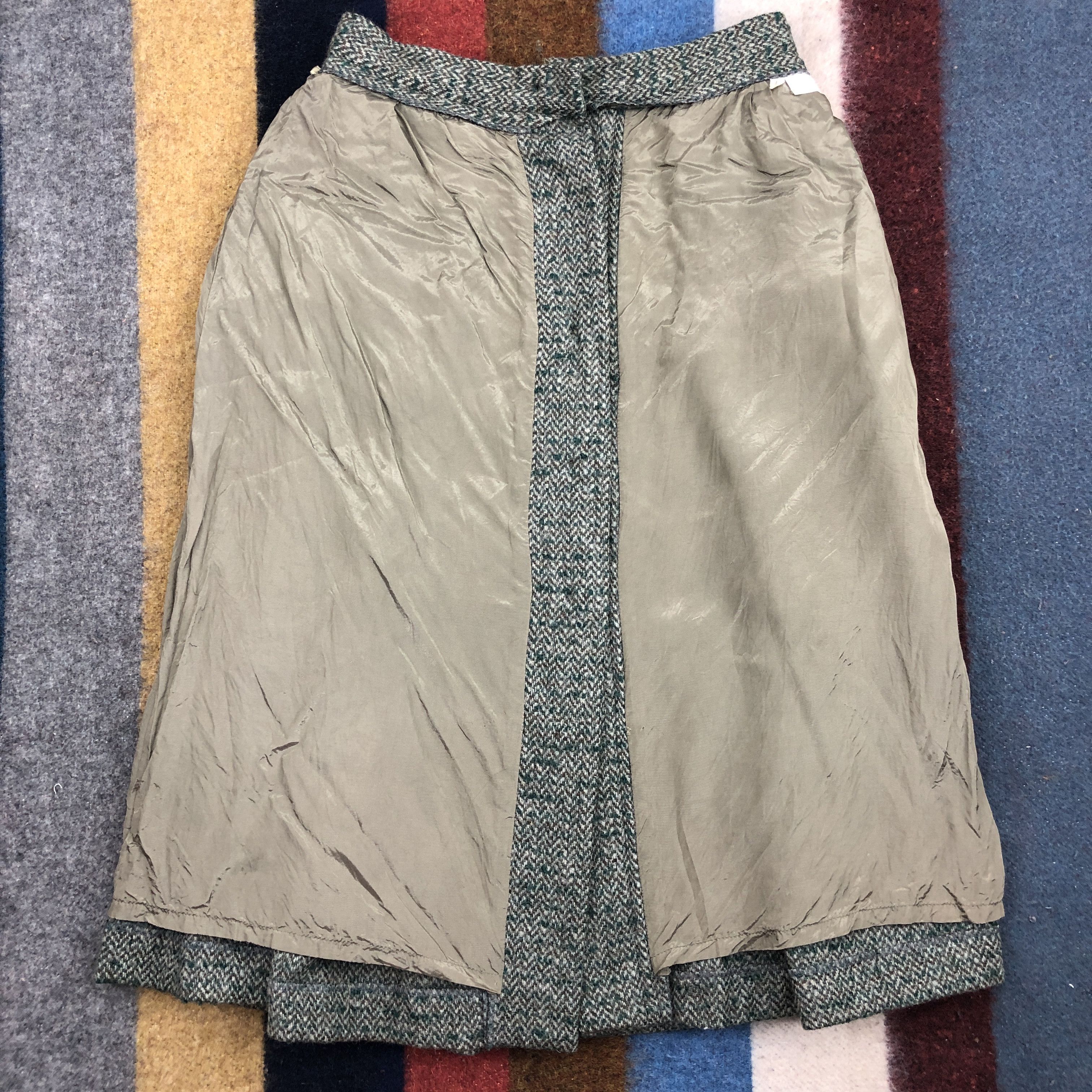 Vintage Vintage BIESSA MADE IN ITALY Viscosa Mini Skirt #0452/S Size 27" / US 4 / IT 40 - 10 Thumbnail