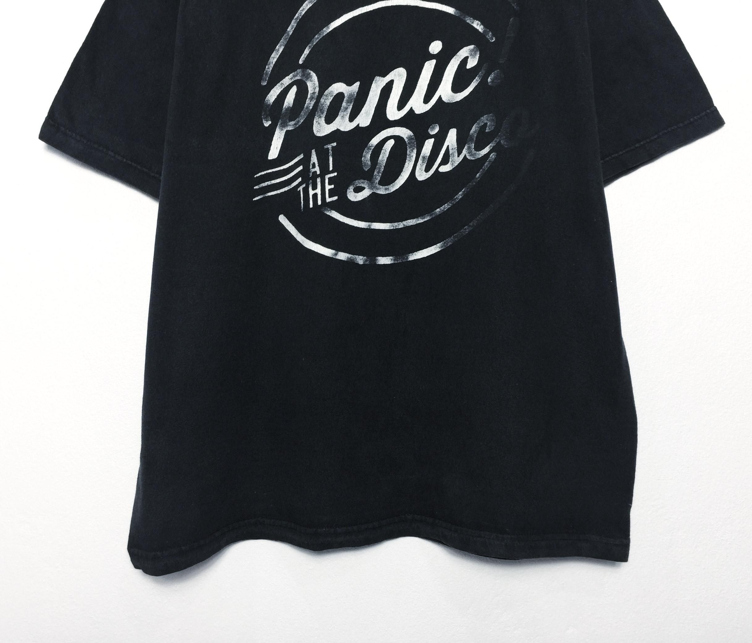 Band Tees Rare Panic At The Disco X Weezer US Tour 2016 Band Tees Size US XL / EU 56 / 4 - 4 Thumbnail