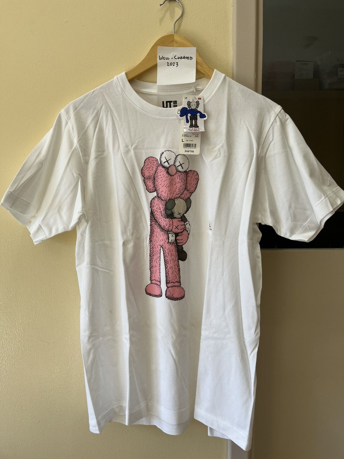 FREE SHIPPING Kaws x Uniqlo Pink BFF Tee
