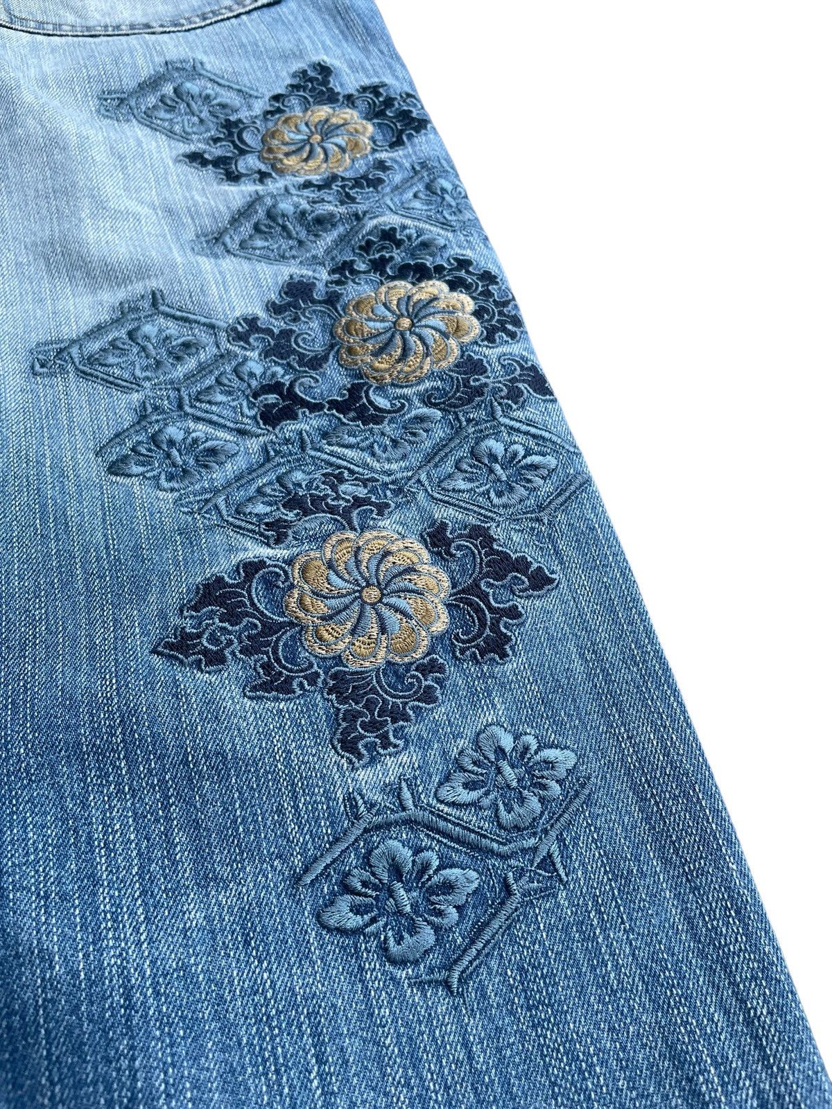 Japanese Brand Karakuri Emboiderey Distresed Denim Size US 34 / EU 50 - 11 Thumbnail