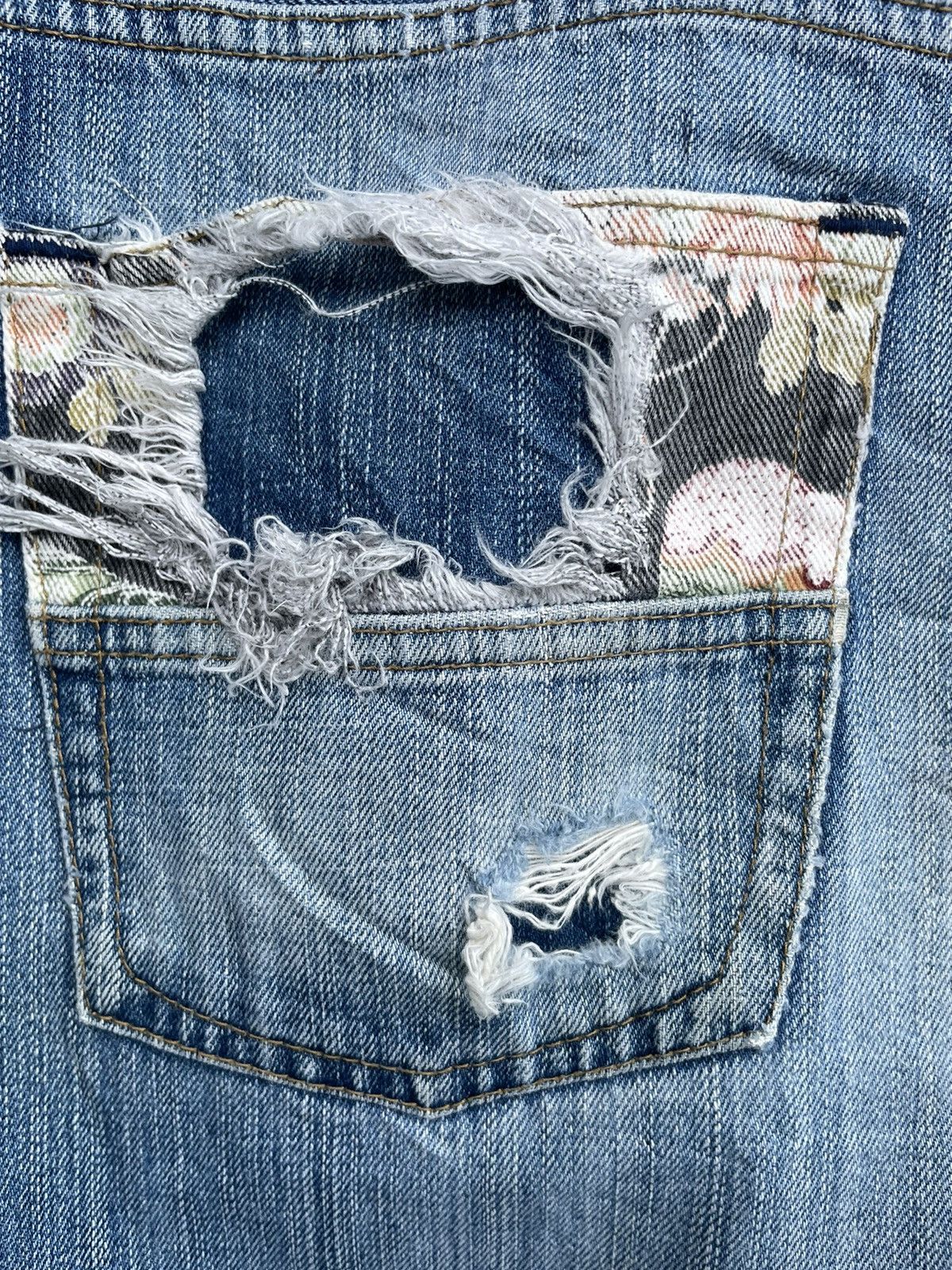 Japanese Brand Karakuri Emboiderey Distresed Denim Size US 34 / EU 50 - 16 Thumbnail
