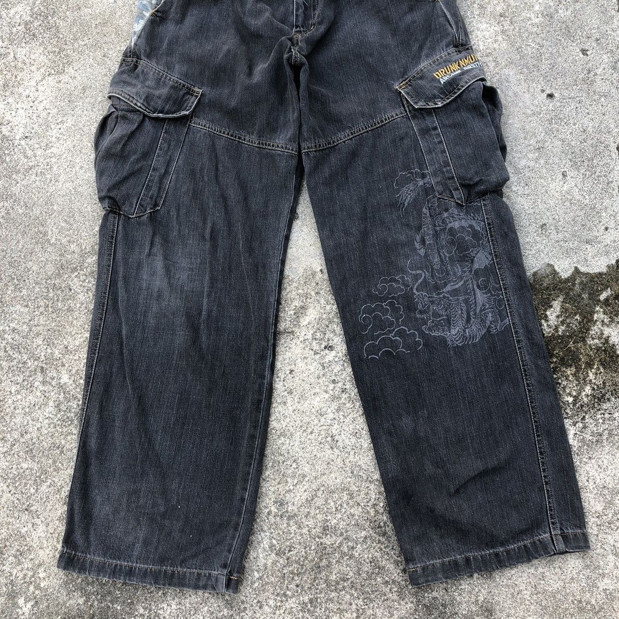 DrunknMunky × Japanese Brand 🔥Rare🔥Drunkn Munky Mural Distress Tactical Cargo Denim Pants Size US 34 / EU 50 - 3 Thumbnail
