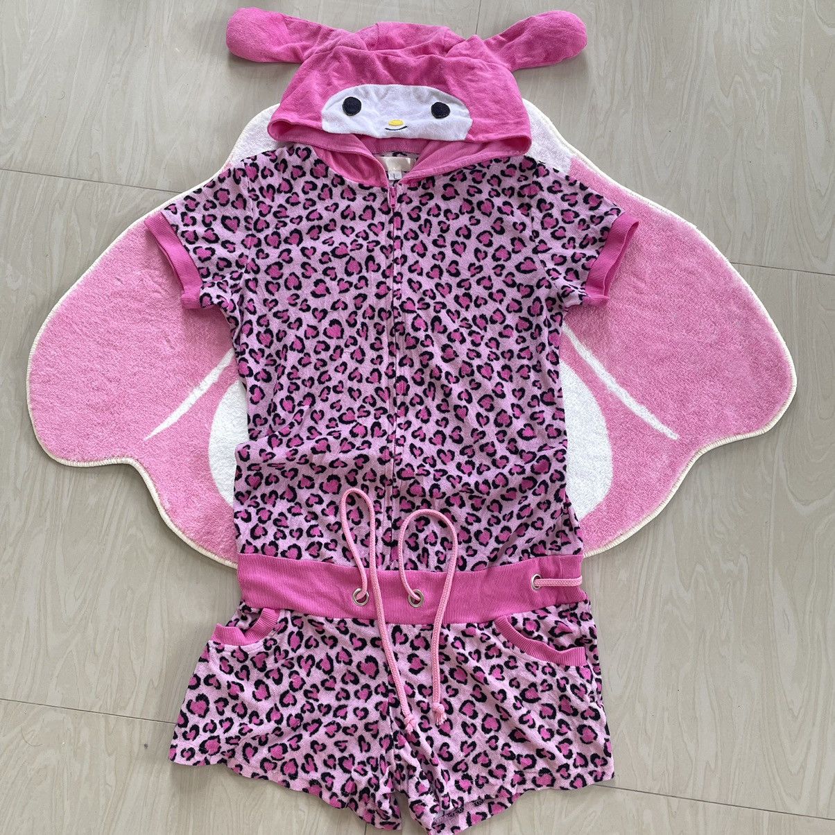 Japanese Brand Sanrio hellokitty pink tiger pattern one piece pyjamas Size S / US 4 / IT 40 - 1 Thumbnail