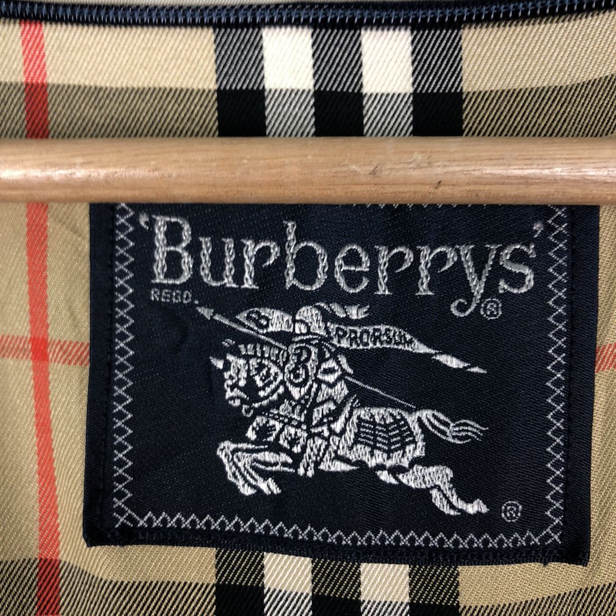 Burberry VINTAGE LONG JACKET BURBERRYS NOVA CHECK LINING Size US M / EU 48-50 / 2 - 12 Thumbnail