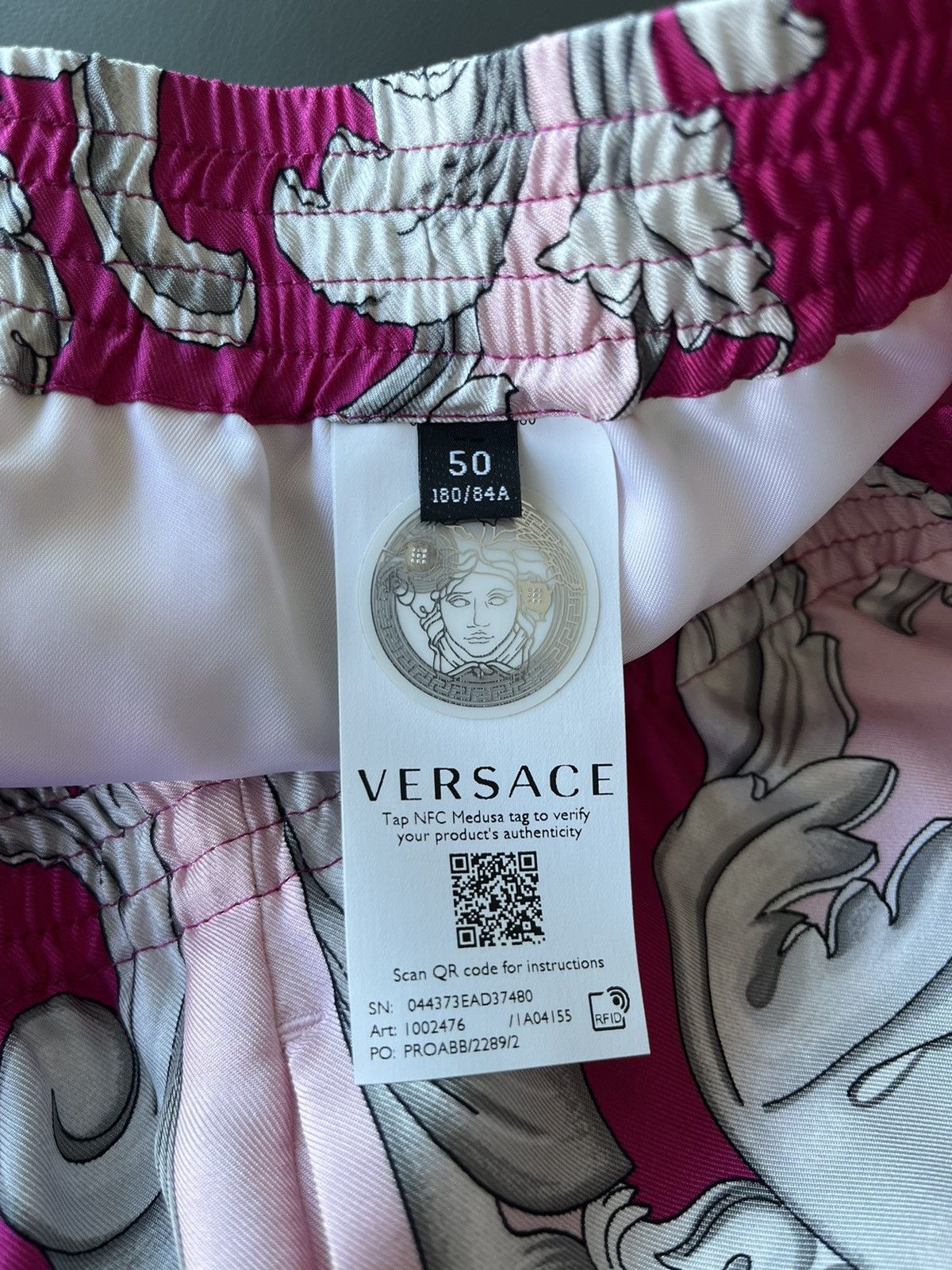 Versace Rare Super Runway Brand New Pure Silk Runway Medusa Shorts Size US 34 / EU 50 - 8 Thumbnail