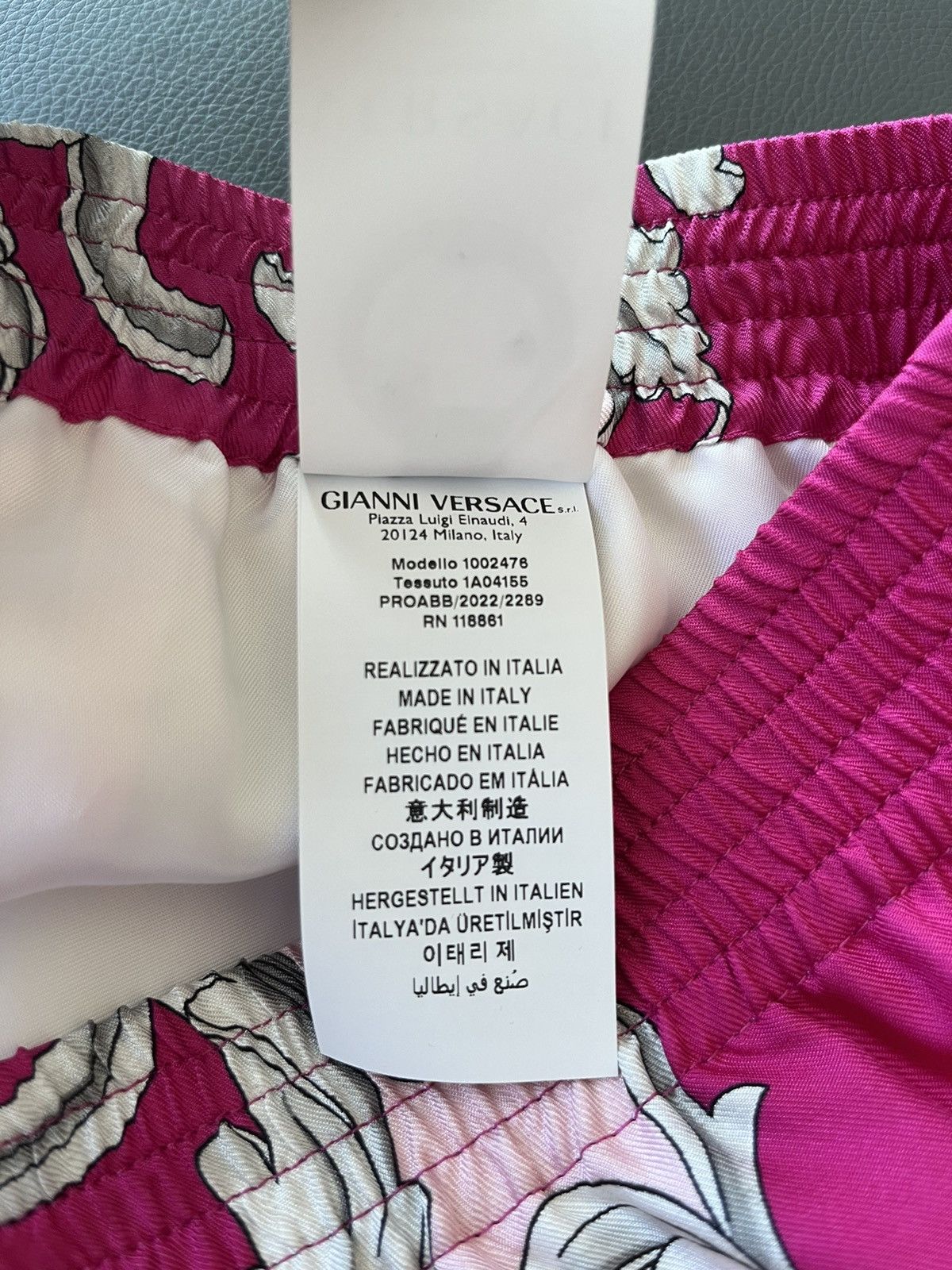 Versace Rare Super Runway Brand New Pure Silk Runway Medusa Shorts Size US 34 / EU 50 - 10 Thumbnail