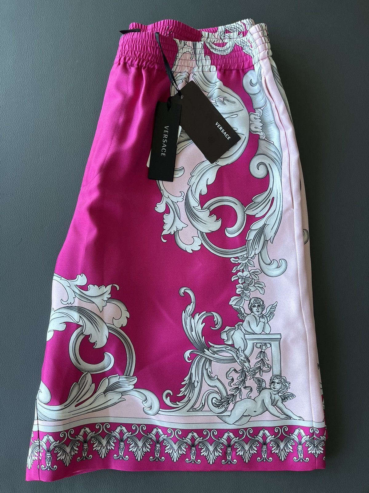 Versace Rare Super Runway Brand New Pure Silk Runway Medusa Shorts Size US 34 / EU 50 - 14 Thumbnail