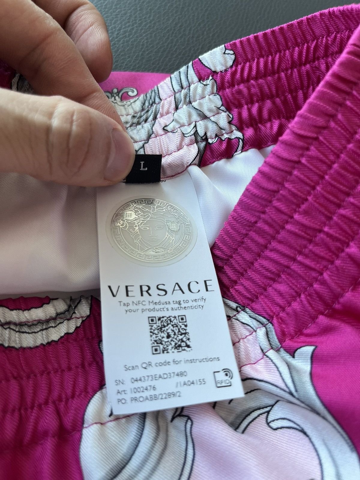 Versace Rare Super Runway Brand New Pure Silk Runway Medusa Shorts Size US 34 / EU 50 - 9 Thumbnail
