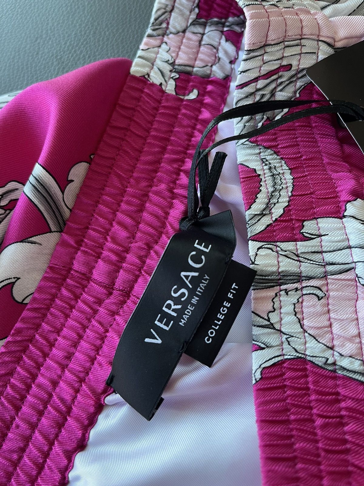 Versace Rare Super Runway Brand New Pure Silk Runway Medusa Shorts Size US 34 / EU 50 - 6 Thumbnail