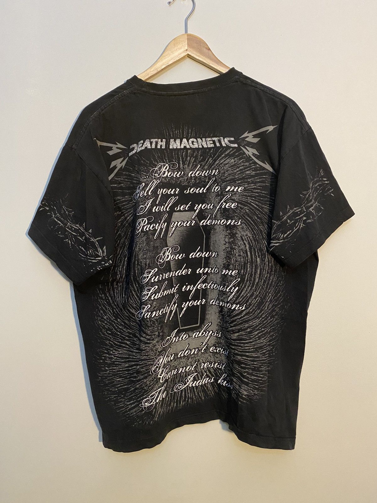 Japanese Brand Rare 00s Metallica Death Magnetic All Over Print Vintage Tee Size US L / EU 52-54 / 3 - 2 Thumbnail