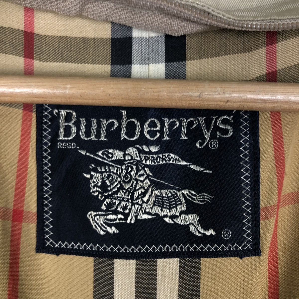 Burberry VINTAGE BURBERRYS LONG JACKET NOVA CHECK LINING Size US M / EU 48-50 / 2 - 12 Thumbnail