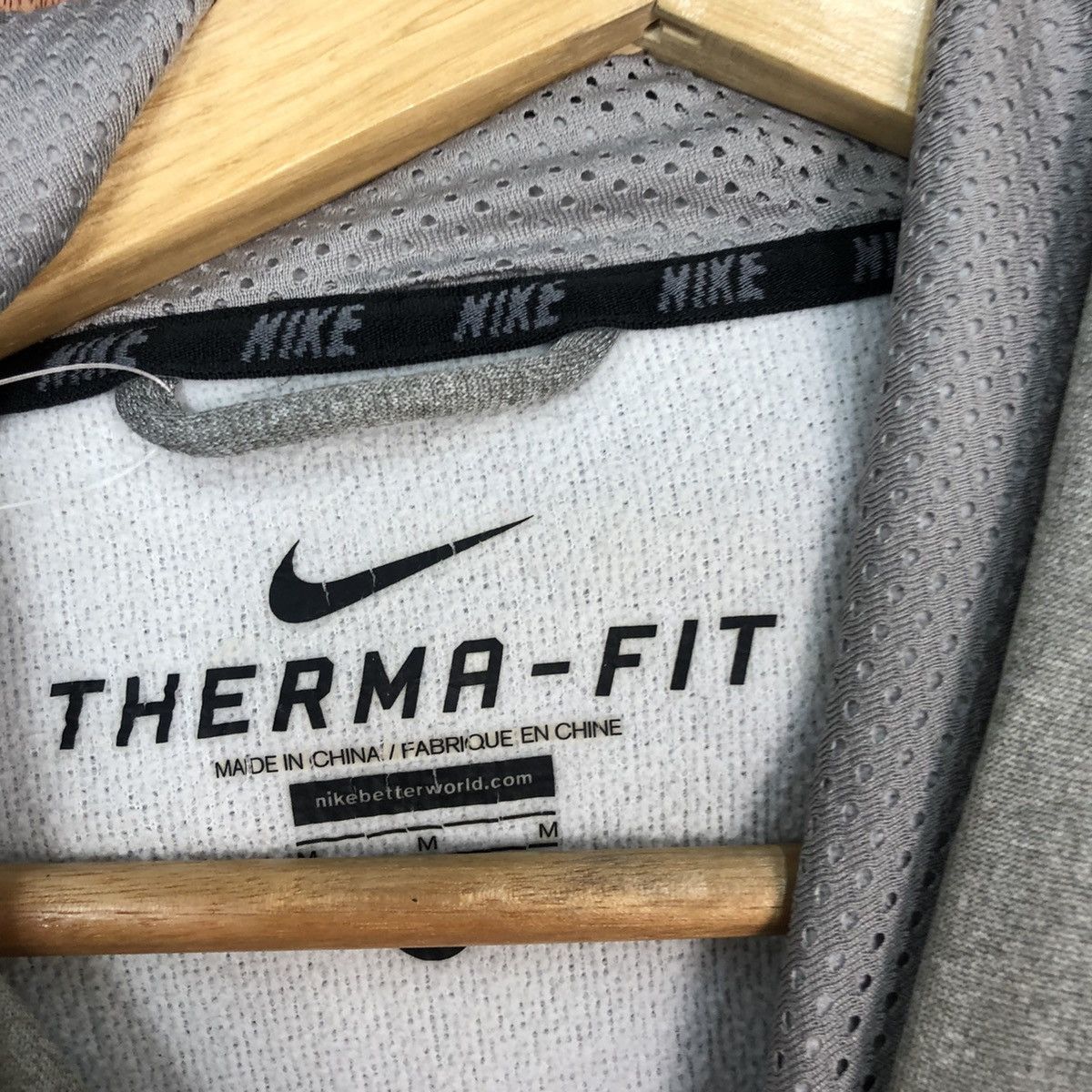 Nike Nike Therma Fit Grey Small Logo Hoodies #1970 Size US M / EU 48-50 / 2 - 13 Thumbnail