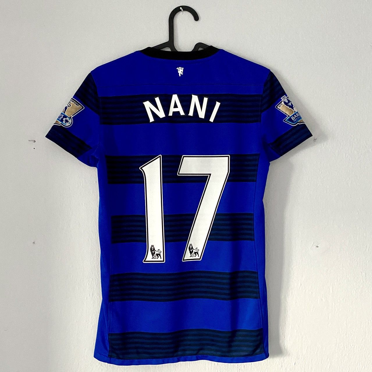 Nike 2011 2012 Manchester United Womens Nike Away Soccer Jersey Size XS / US 0-2 / IT 36-38 - 7 Thumbnail