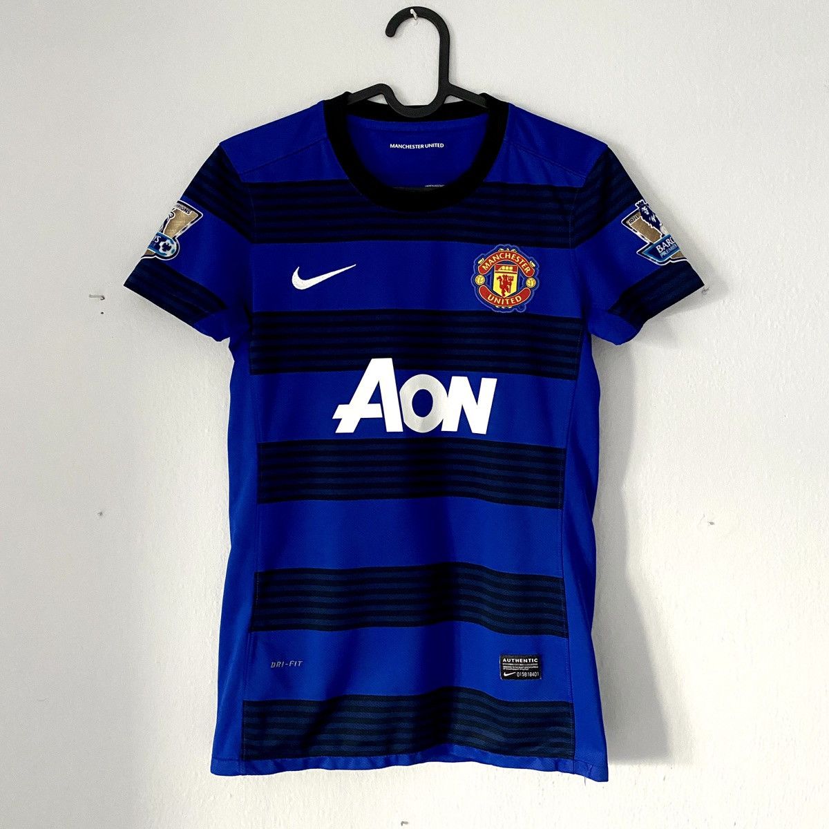 Nike 2011 2012 Manchester United Womens Nike Away Soccer Jersey Size XS / US 0-2 / IT 36-38 - 2 Thumbnail