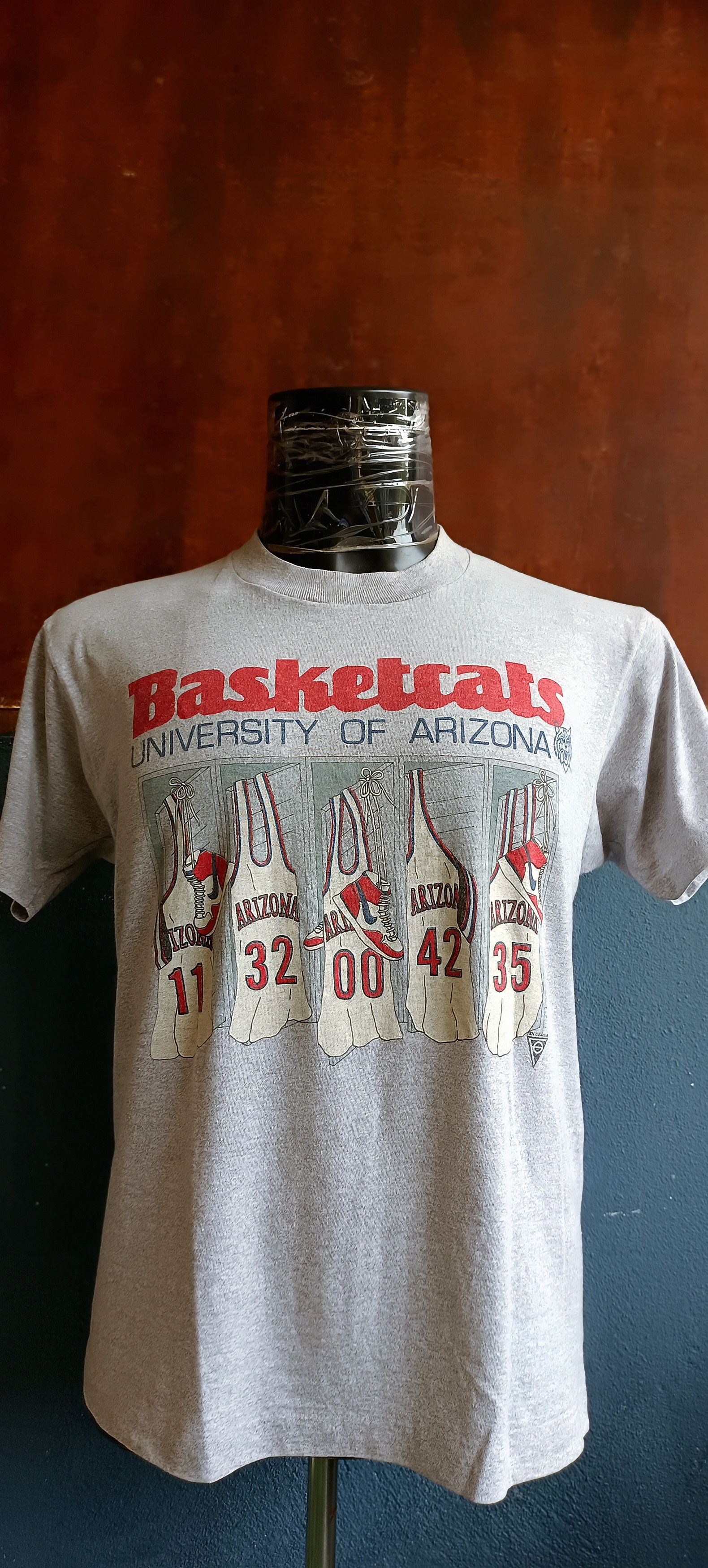 NBA Vintage 90s 🔥Basketcats University Of Arizona Basketball Size US XL / EU 56 / 4 - 1 Thumbnail