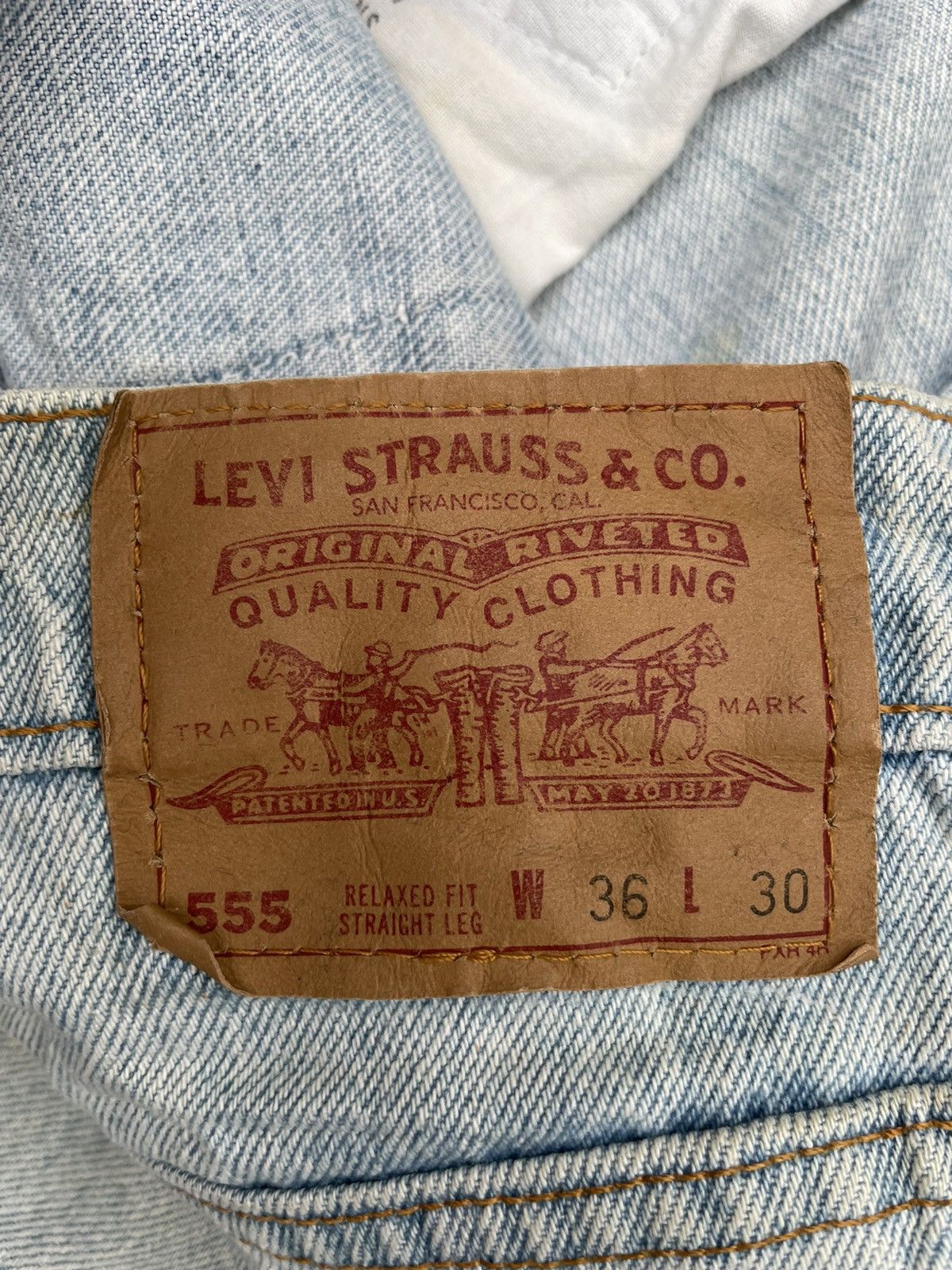 Levi's × Vintage Vintage 1995 Levis 555 Aging Faded Stone Wash Size US 37 - 13 Thumbnail