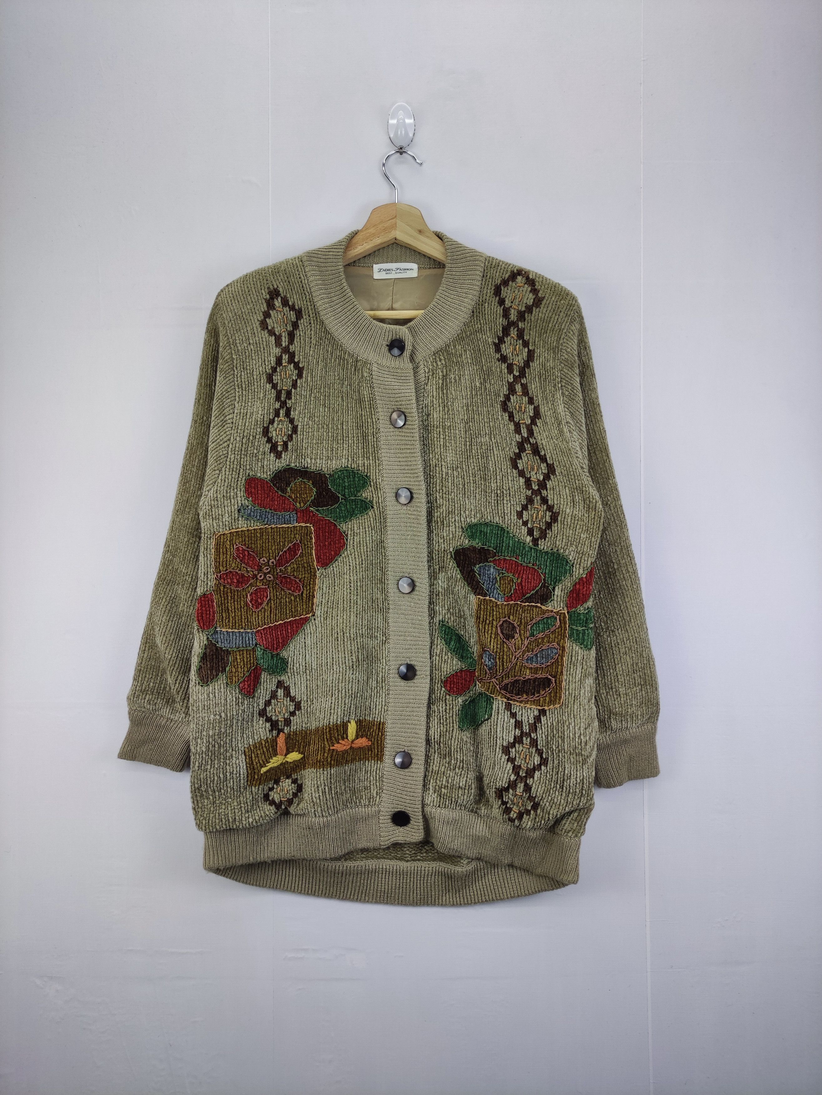 Japanese Brand Vintage Cardigan knit Sweater Jacket Embroidered Size US M / EU 48-50 / 2 - 1 Thumbnail