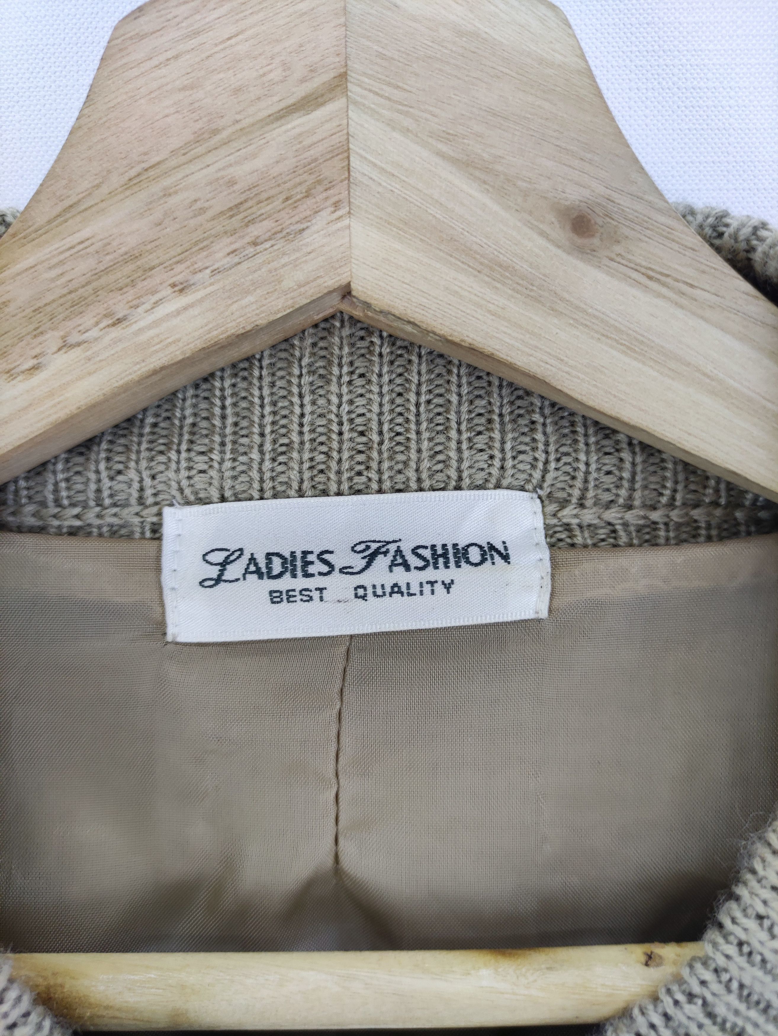 Japanese Brand Vintage Cardigan knit Sweater Jacket Embroidered Size US M / EU 48-50 / 2 - 3 Thumbnail
