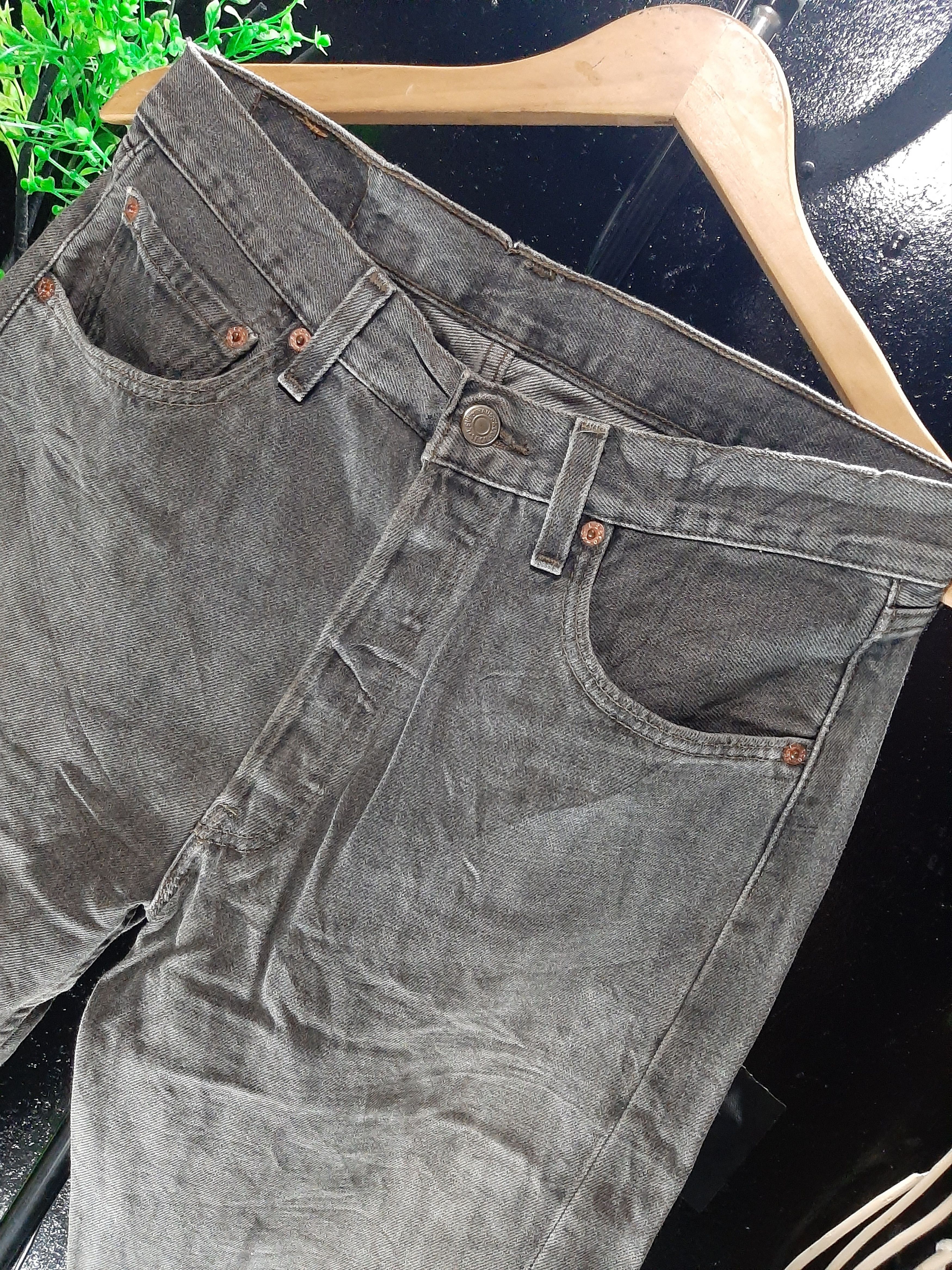 VINTAGE 2000 LEVI'S 501 DISTRESSED DENIM USA 🇺🇸