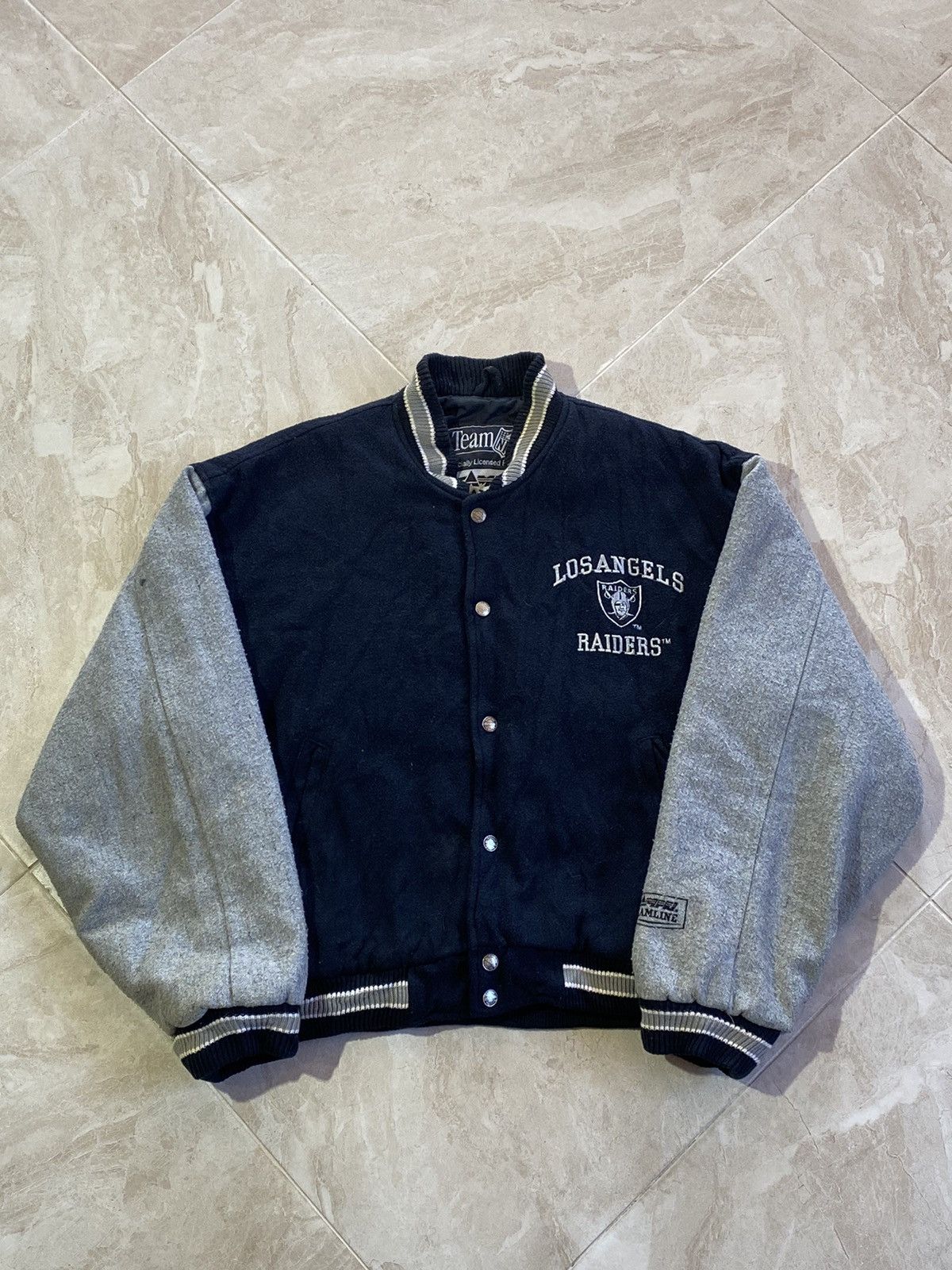 NFL Vintage 1993 Oakland Raiders NFL wool bomber jacket Size US M / EU 48-50 / 2 - 3 Thumbnail