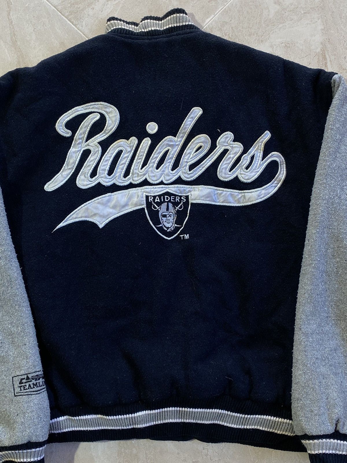 NFL Vintage 1993 Oakland Raiders NFL wool bomber jacket Size US M / EU 48-50 / 2 - 5 Thumbnail