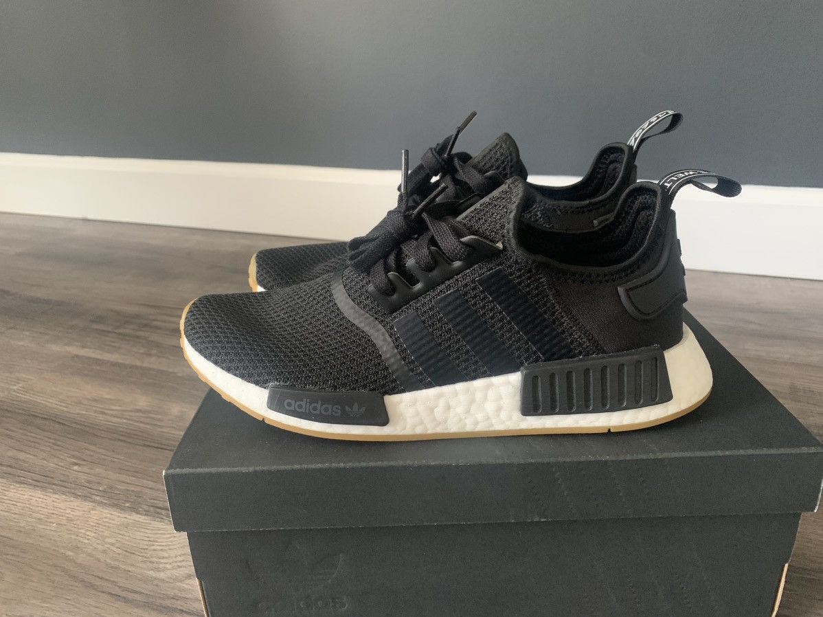Adidas NMD_R1 black/gum