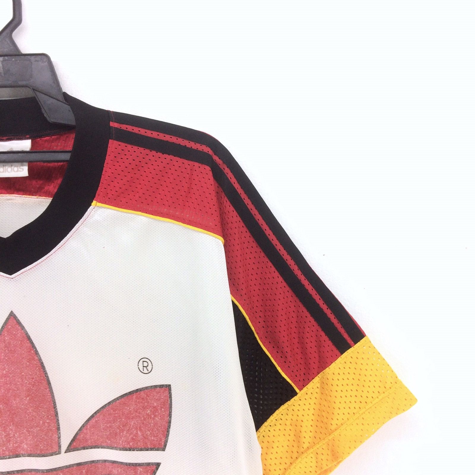 Adidas Vintage Adidas Big Logo Multicolour Jersey T-shirt | M | Size US M / EU 48-50 / 2 - 2 Thumbnail