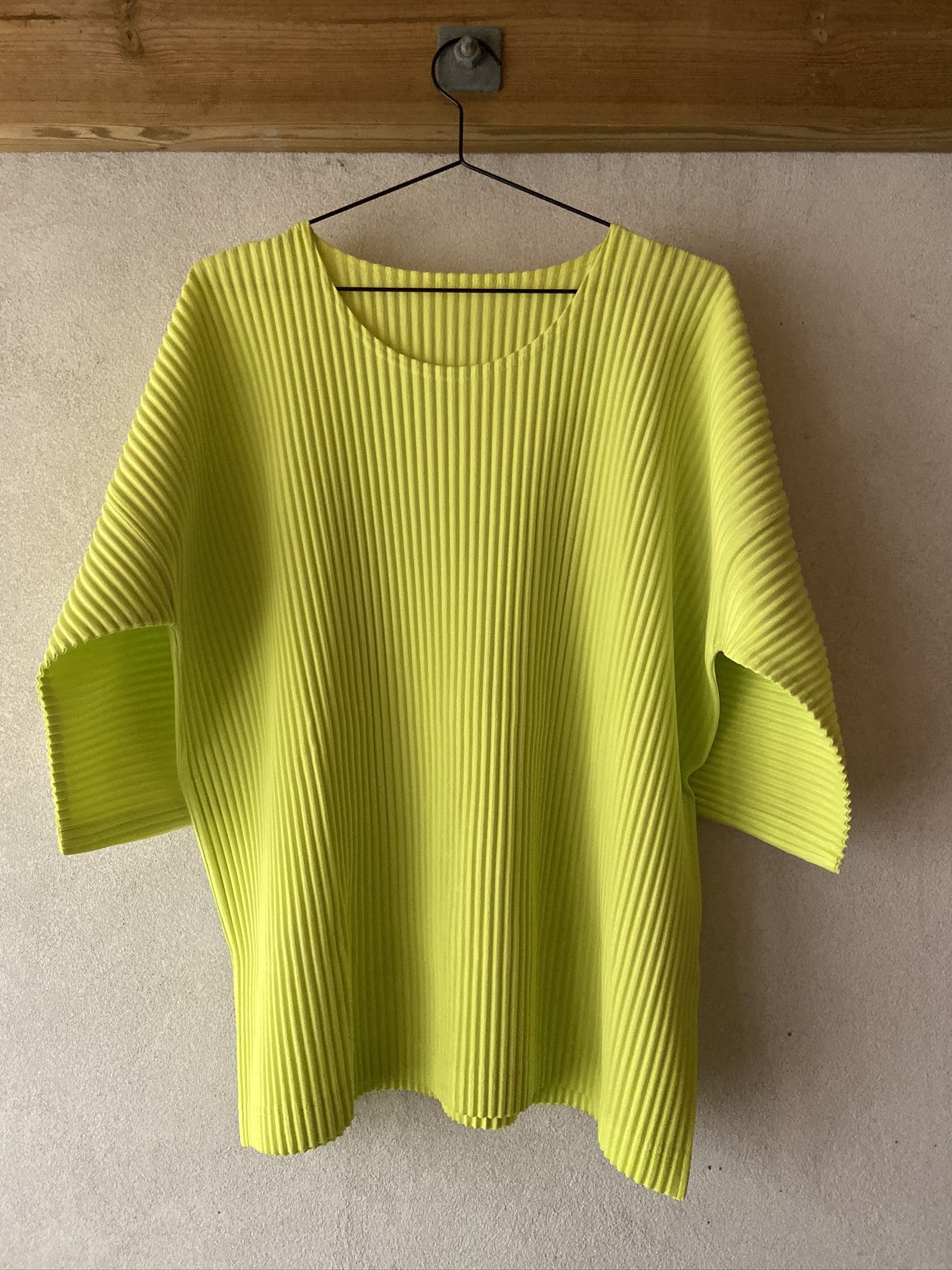 Issey Miyake Issey Miyake Homme Plisse Neon Yellow T-shirt Size US L / EU 52-54 / 3 - 1 Thumbnail