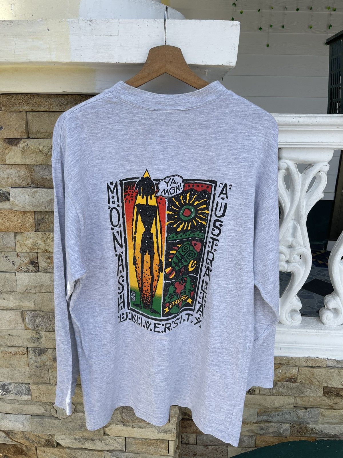 Last Drop🔥Rare🔥Vintage 90s MONASH UNIVERSITY Long Sleve Tee