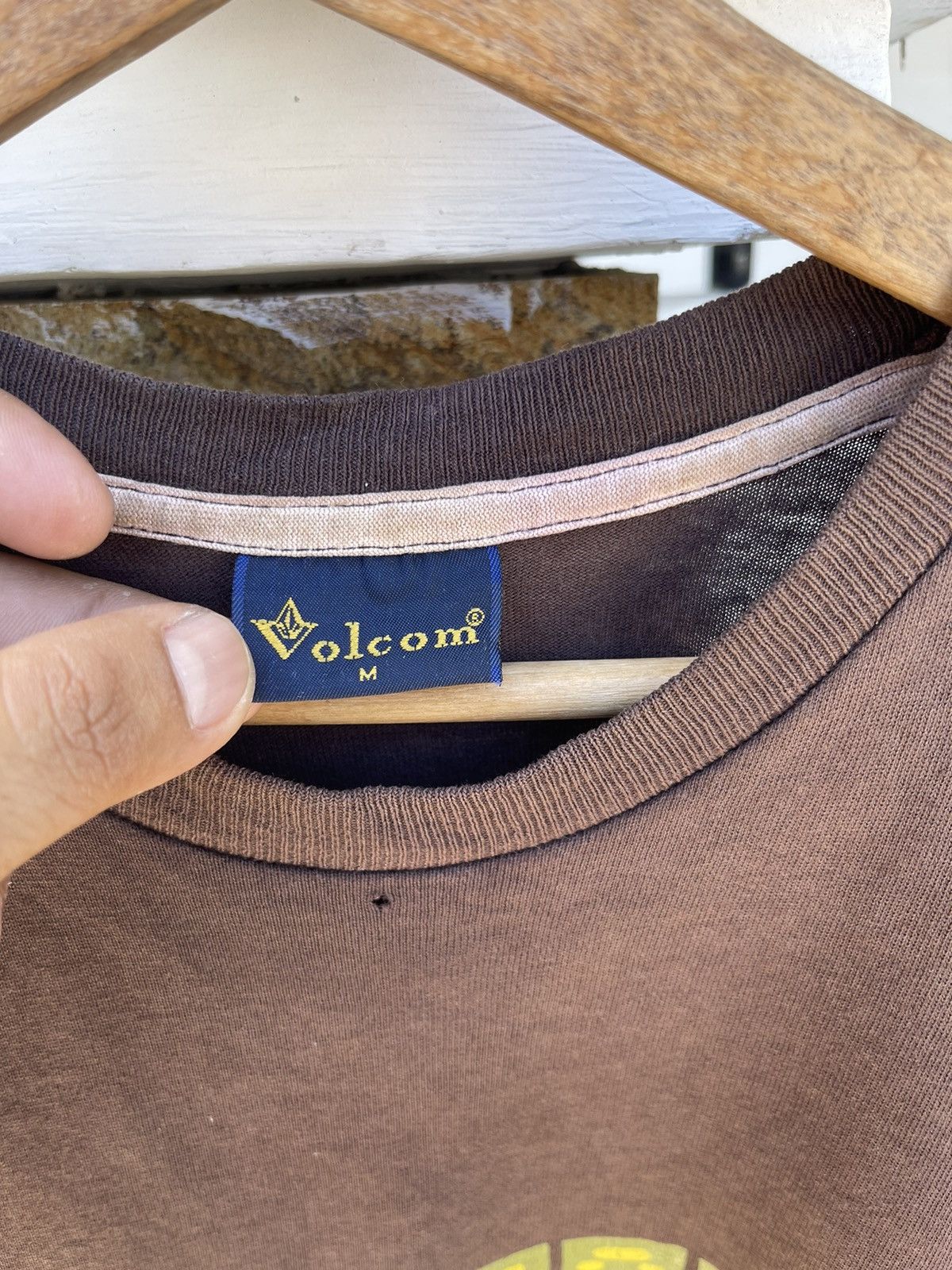Volcom Last Drop🔥Vtg 90s Sun Faded VOLCOM Skateboarding T Shirt Size US M / EU 48-50 / 2 - 6 Thumbnail