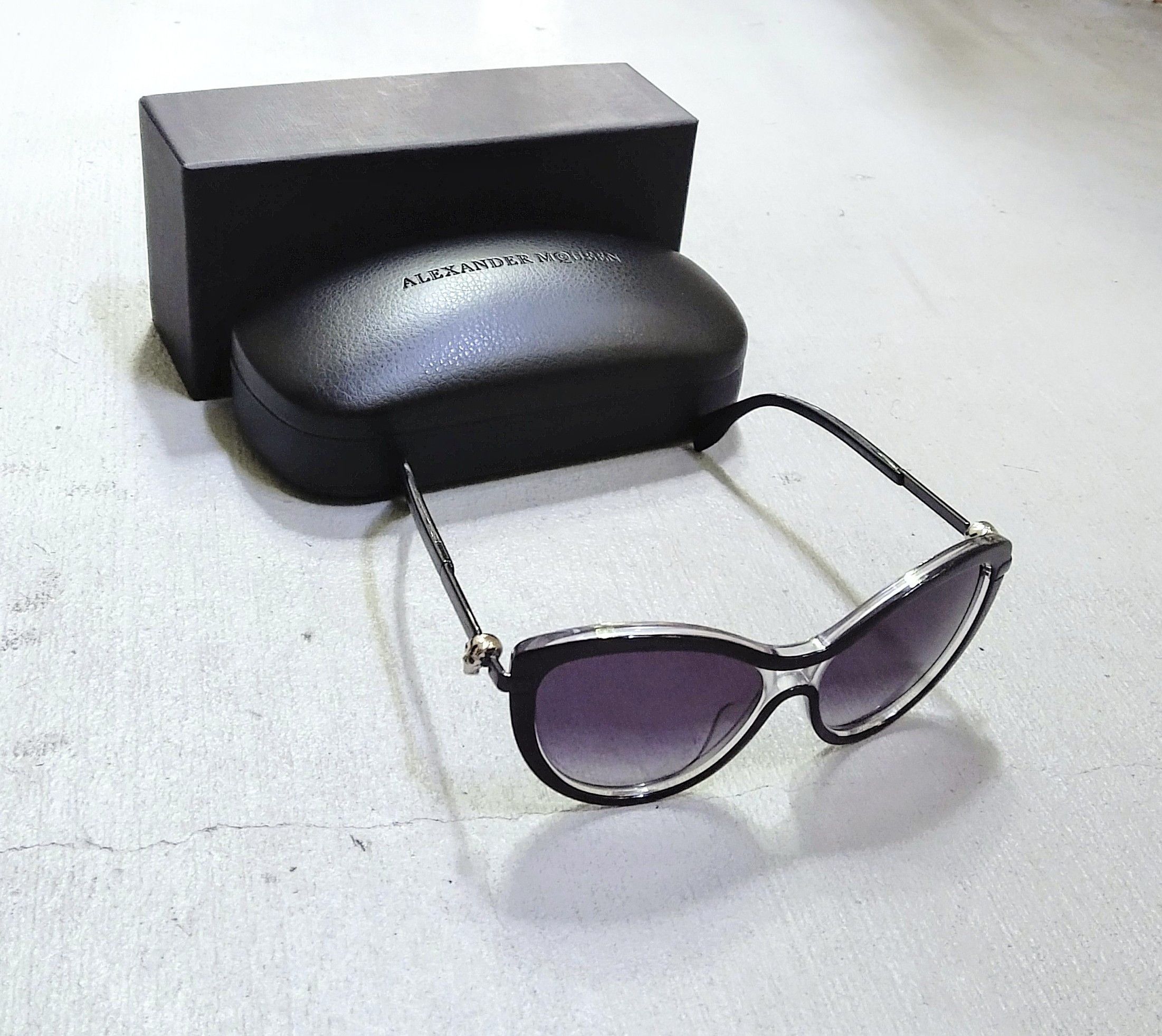Alexander McQueen Alexander McQueen Sunglasses Cat Eye Black Gray Skull Size ONE SIZE - 1 Thumbnail