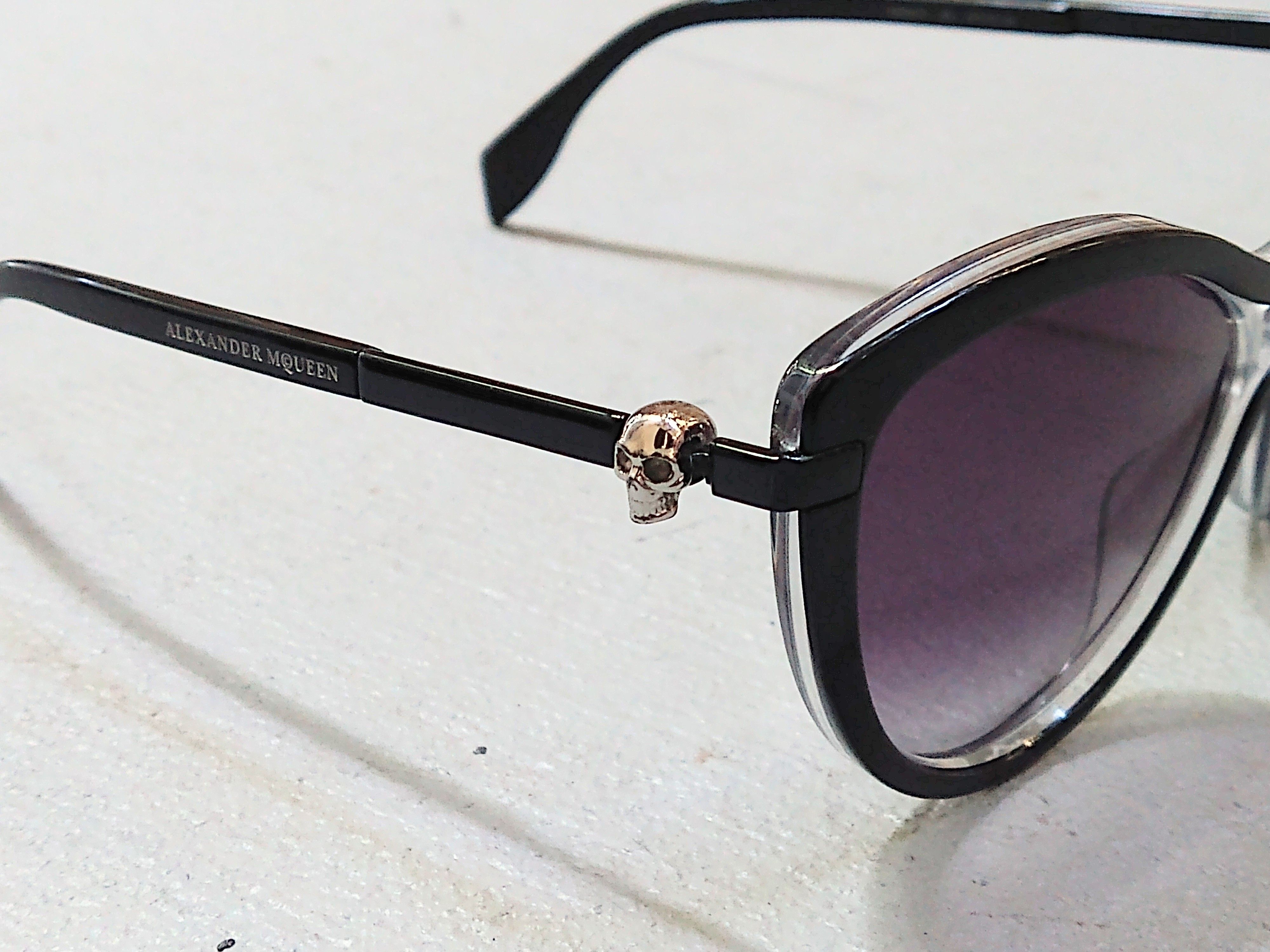 Alexander McQueen Alexander McQueen Sunglasses Cat Eye Black Gray Skull Size ONE SIZE - 9 Thumbnail