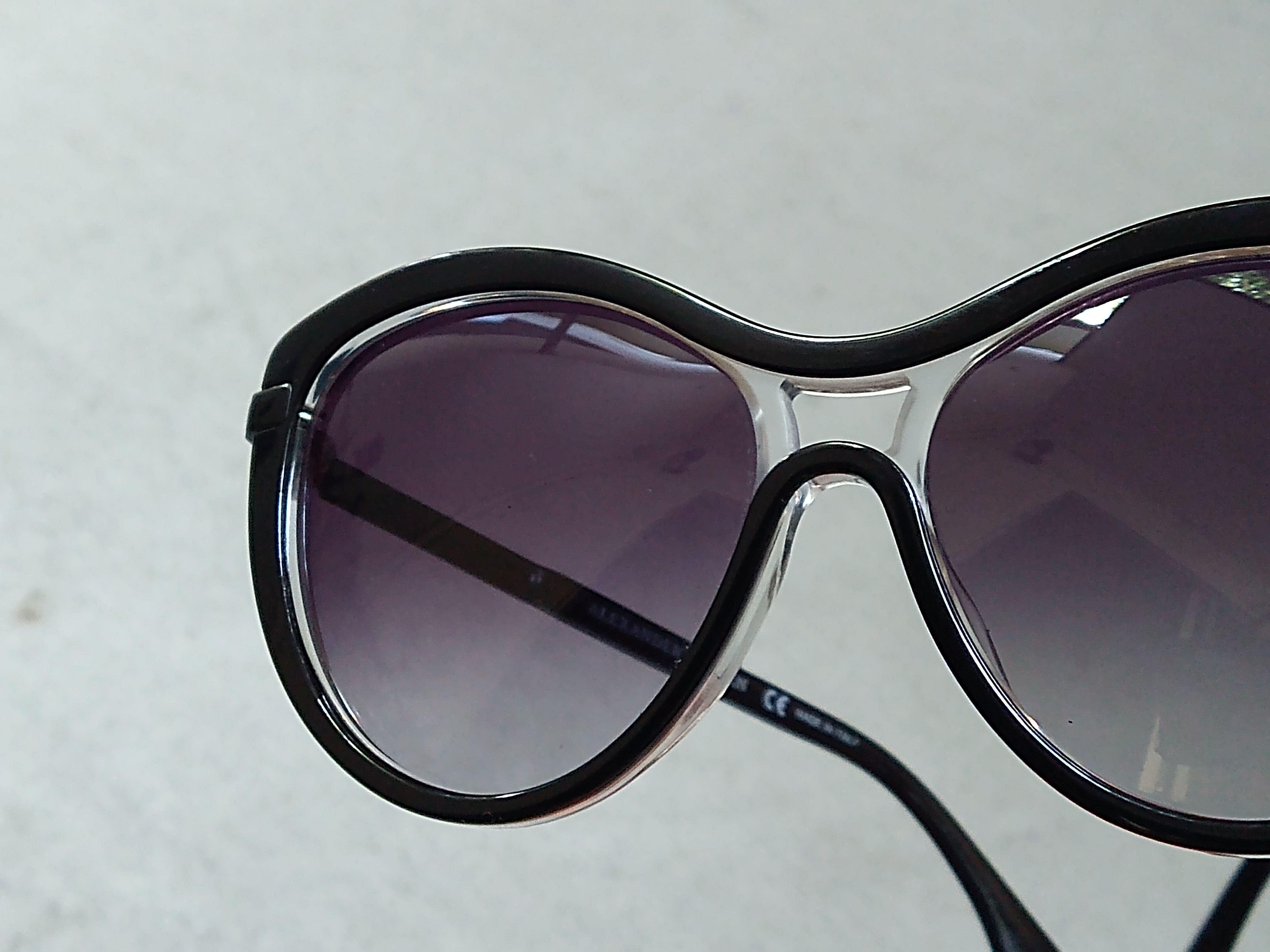 Alexander McQueen Alexander McQueen Sunglasses Cat Eye Black Gray Skull Size ONE SIZE - 10 Thumbnail