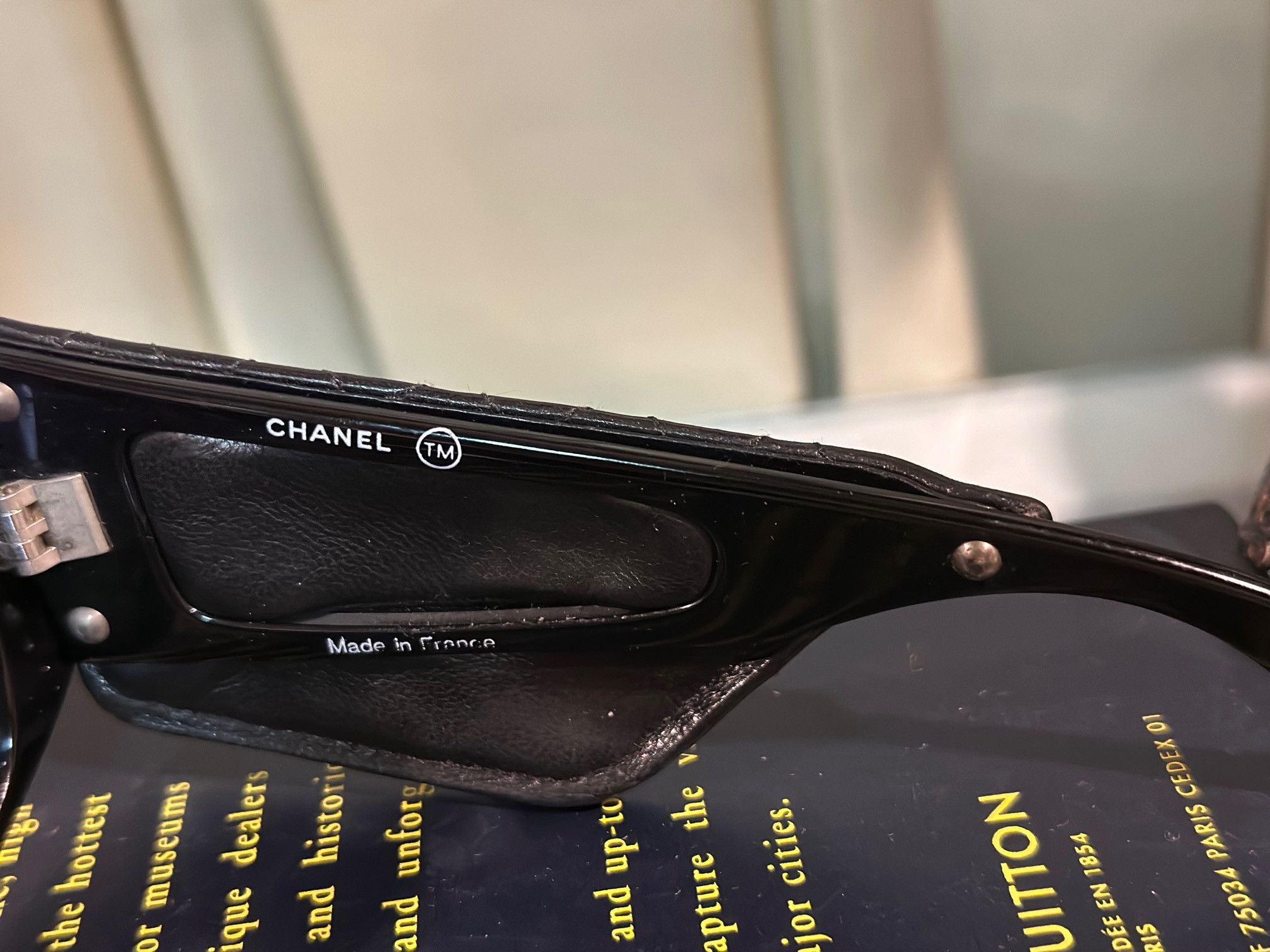 Chanel [FINAL PRICE] Chanel 1988 Leather Vintage Sunglasses Size ONE SIZE - 6 Thumbnail