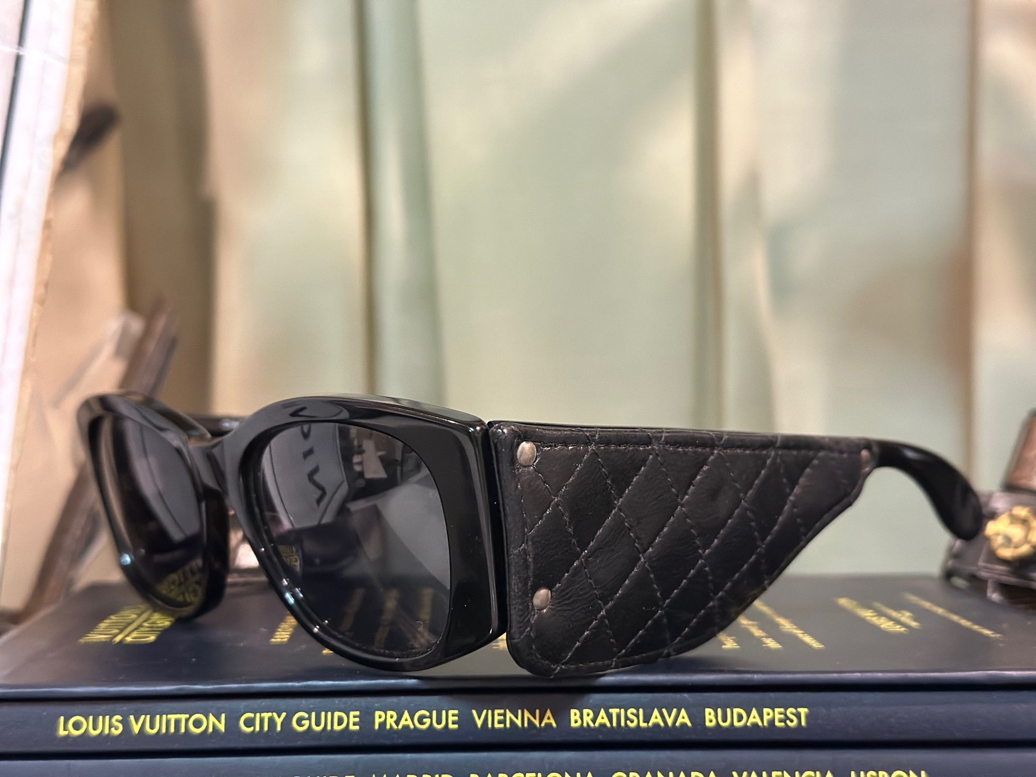 Chanel [FINAL PRICE] Chanel 1988 Leather Vintage Sunglasses Size ONE SIZE - 4 Thumbnail